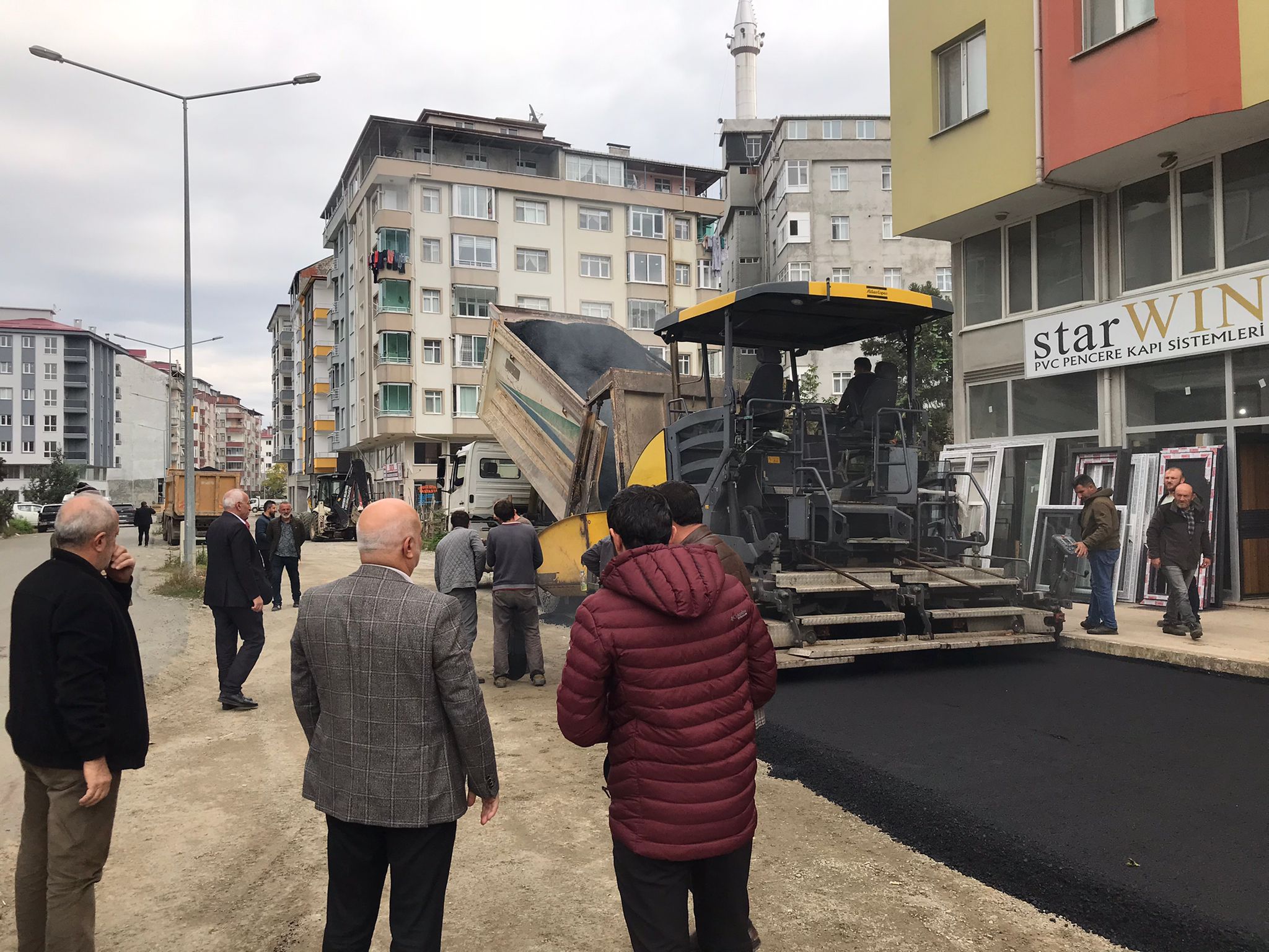 Fırtına Mahallemizde ikinci etap sıcak asfalt çalışmamıza başladık. 