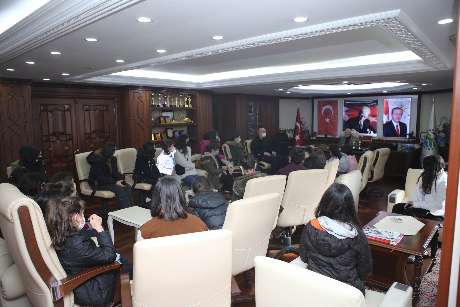 Voleybol Kadın Takımından İki Kupa Birden