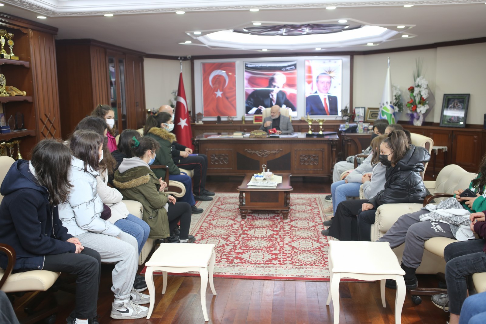 Voleybol Kadın Takımından İki Kupa Birden