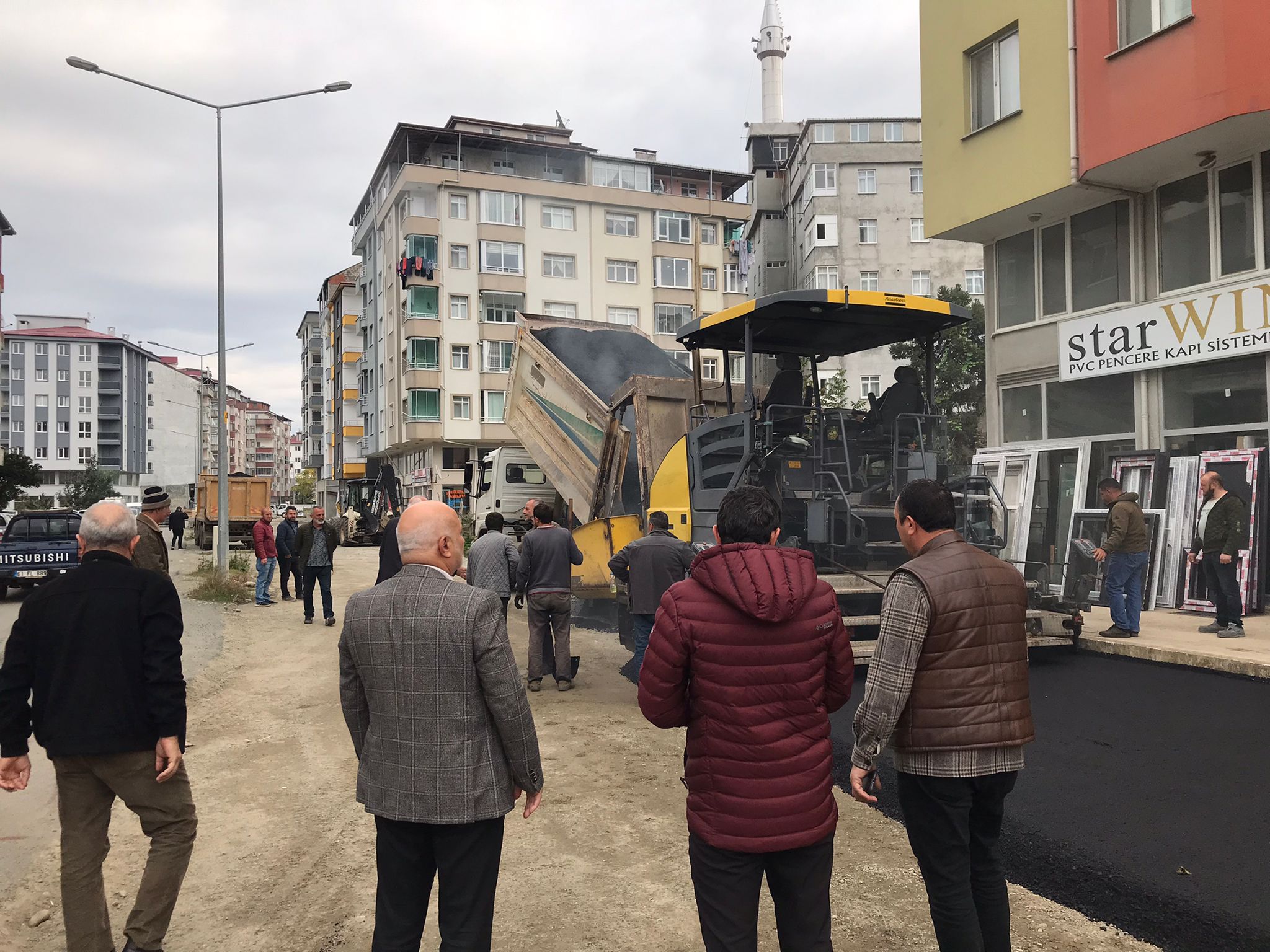 Fırtına Mahallemizde ikinci etap sıcak asfalt çalışmamıza başladık. 