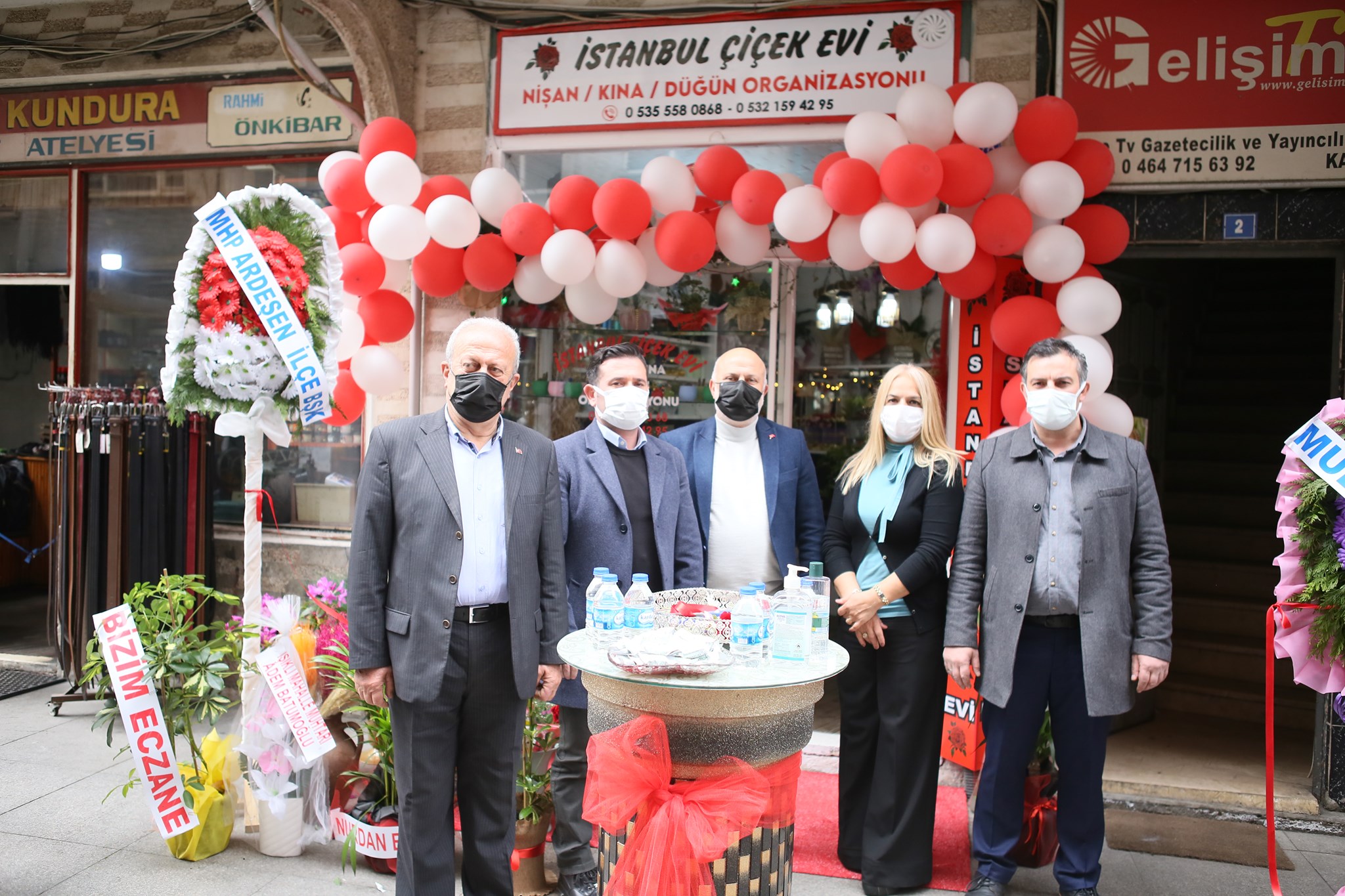 Bu zor dönemi birbirimize destek olarak, el birliğiyle aşacağız.