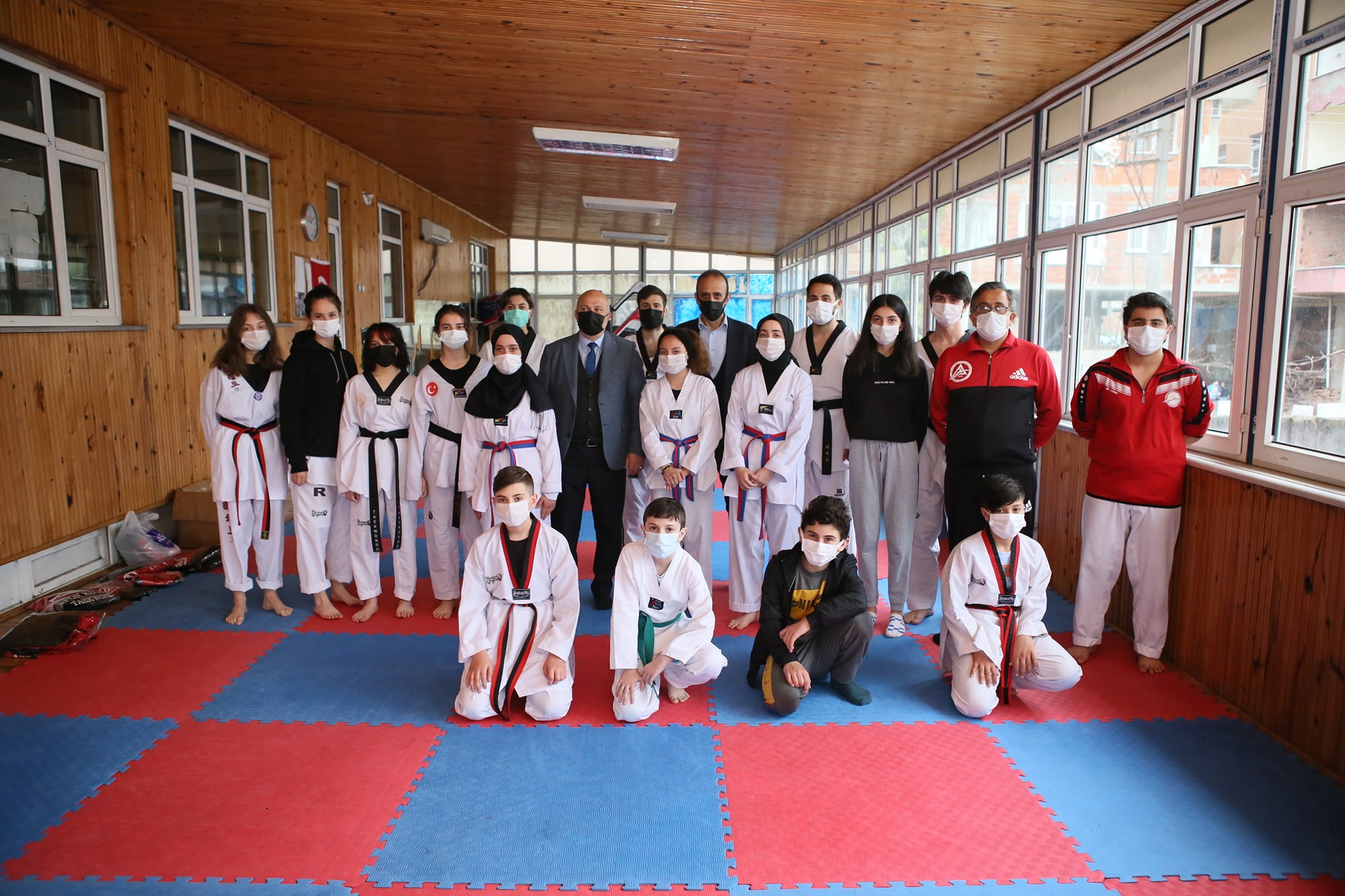 Tekvando branşı sporcularıyla bir araya geldik. 