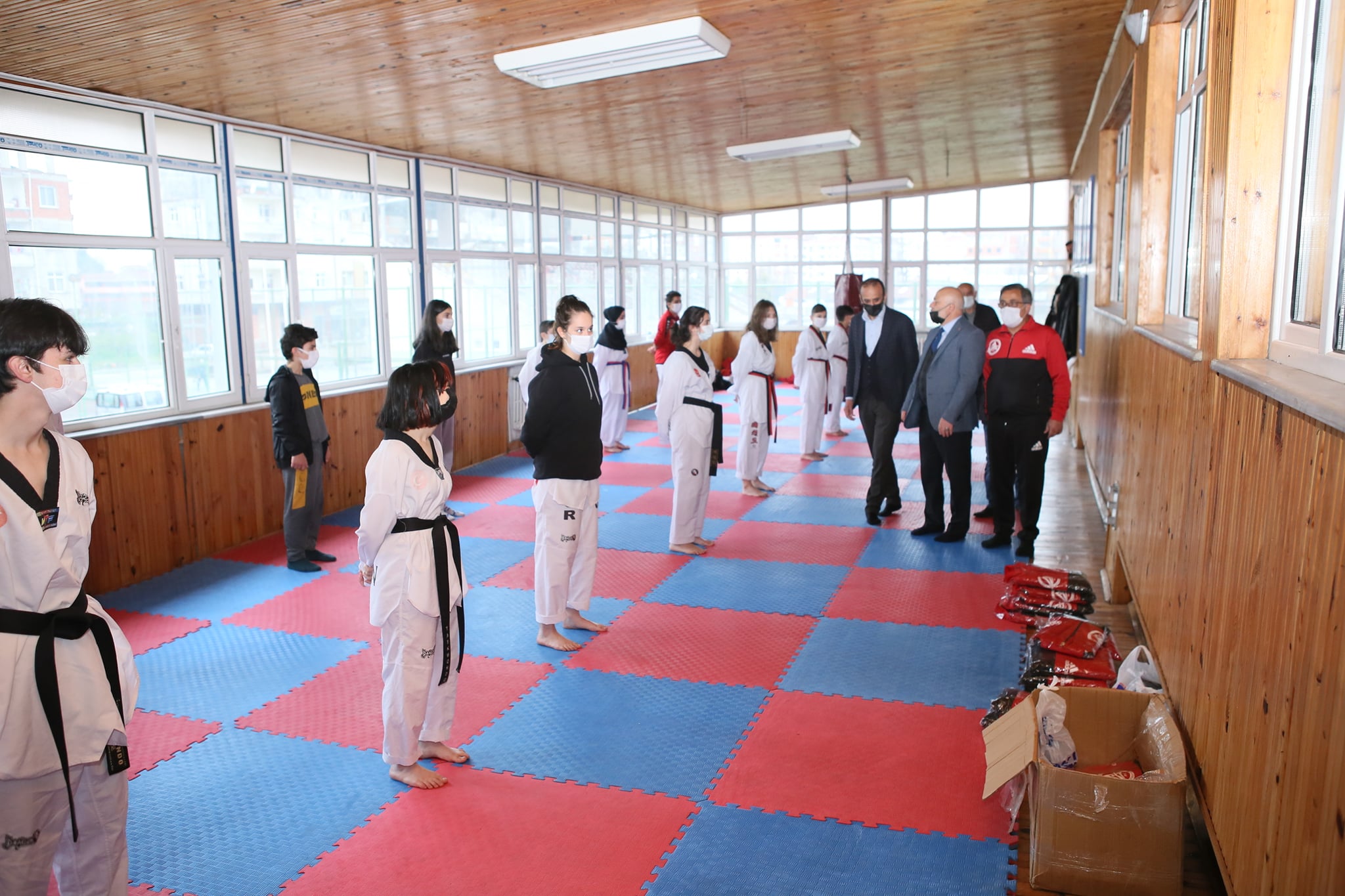 Tekvando branşı sporcularıyla bir araya geldik. 