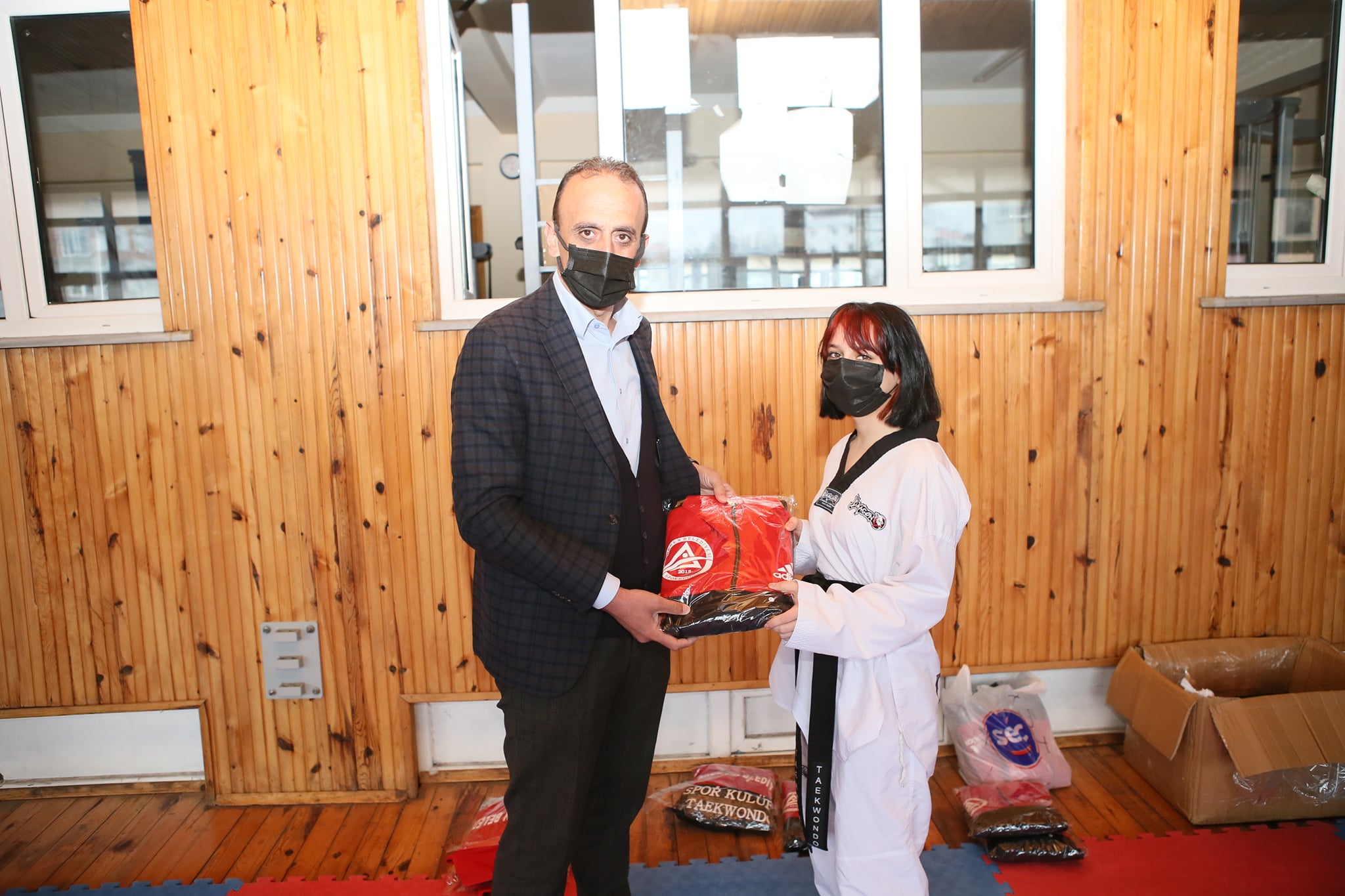 Tekvando branşı sporcularıyla bir araya geldik. 