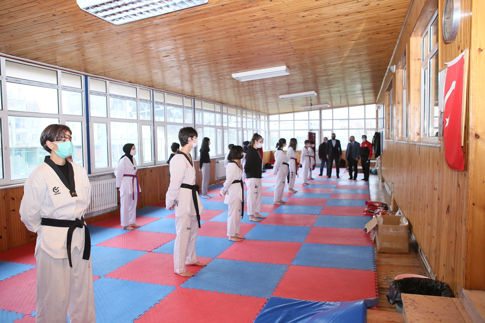 Tekvando branşı sporcularıyla bir araya geldik. 