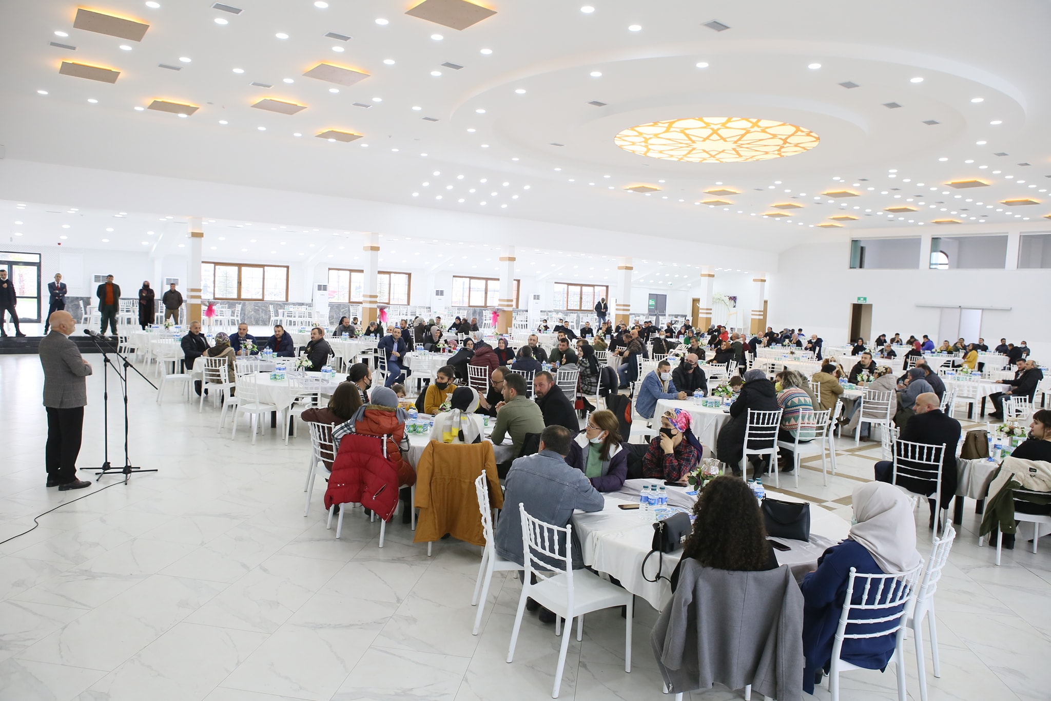 Biz Büyük Bir Aileyiz.