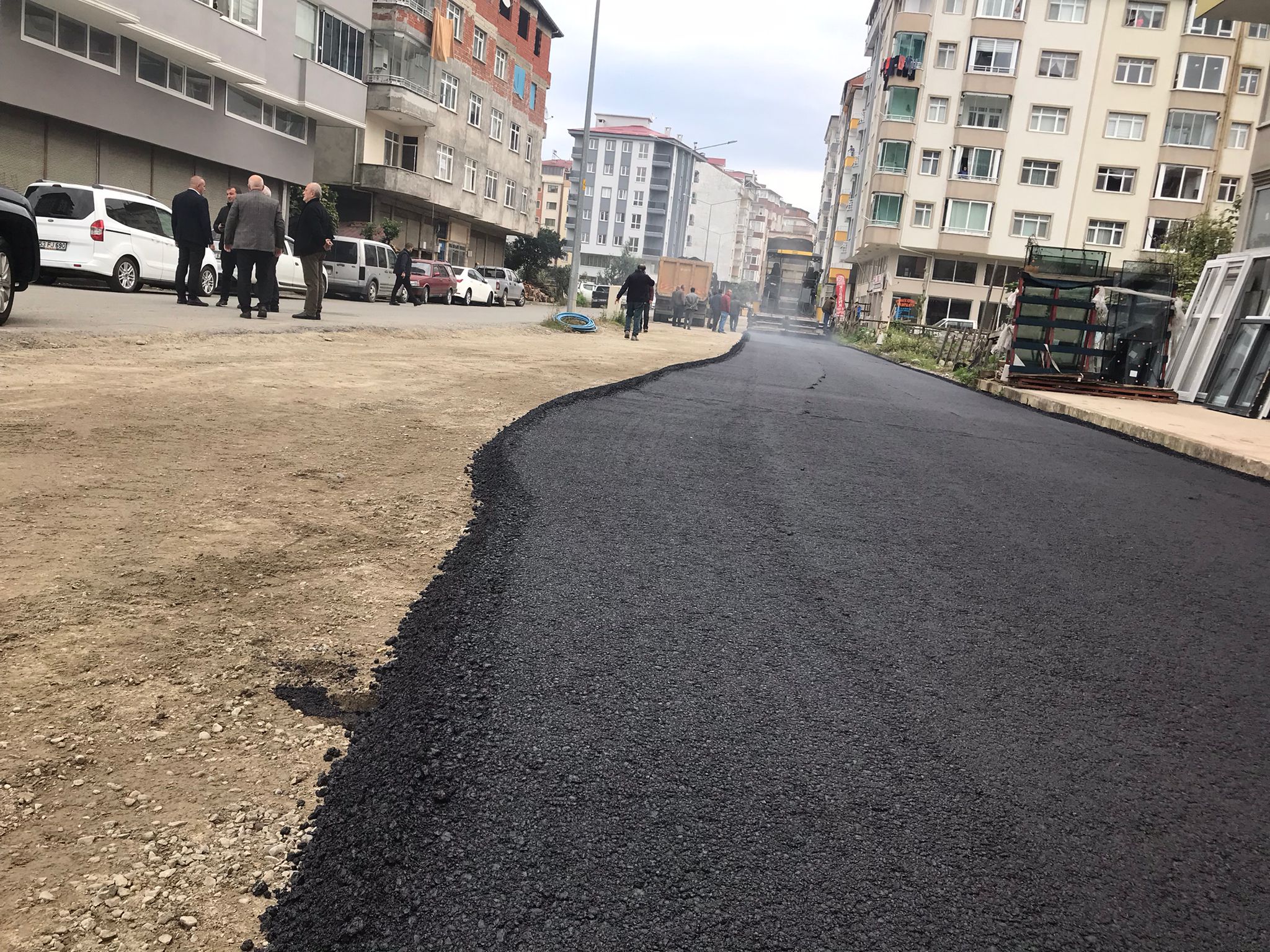 Fırtına Mahallemizde ikinci etap sıcak asfalt çalışmamıza başladık. 