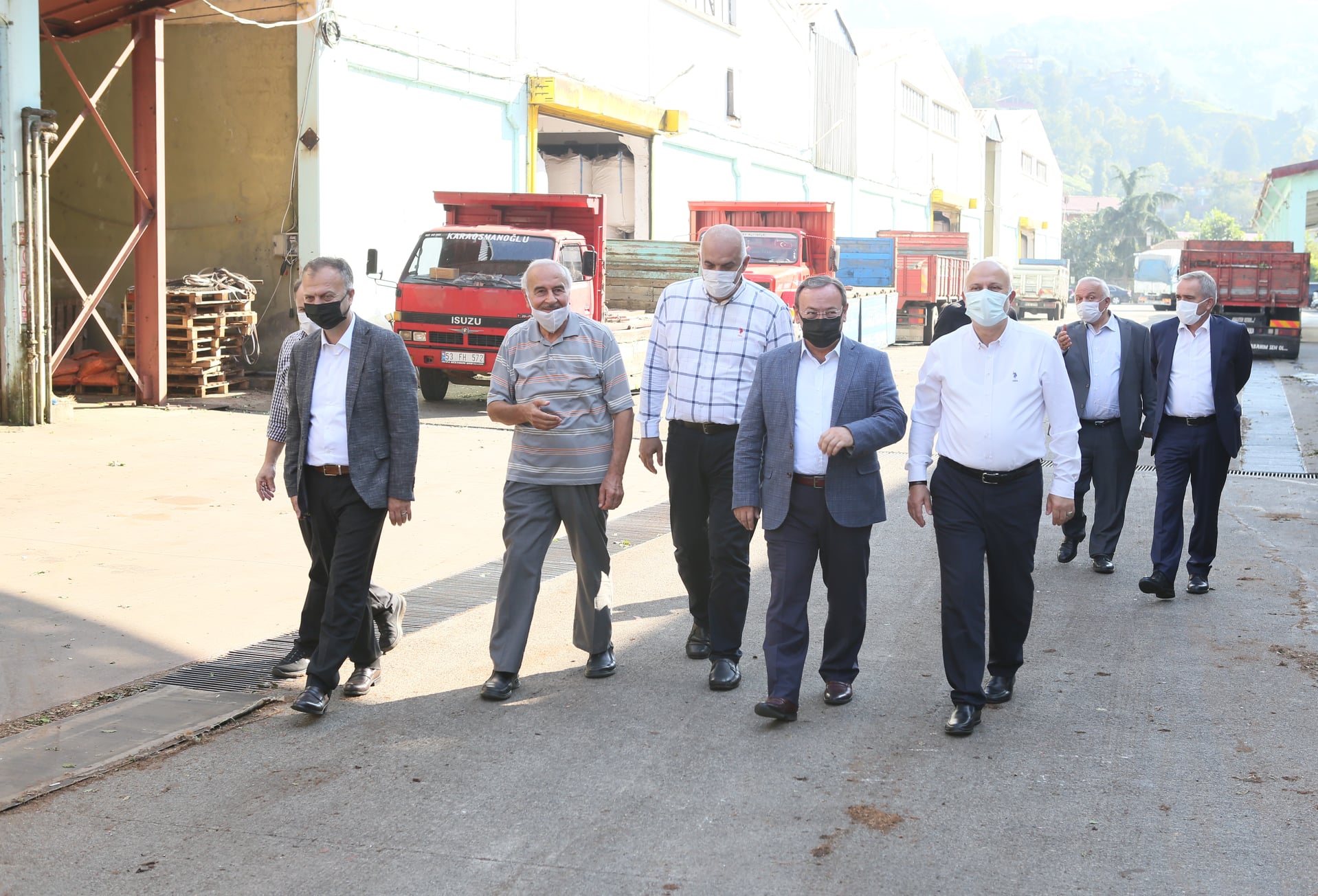 ÇAYKUR Genel Müdürü Işıklı çay fabrikasında incelmelerde bulundu