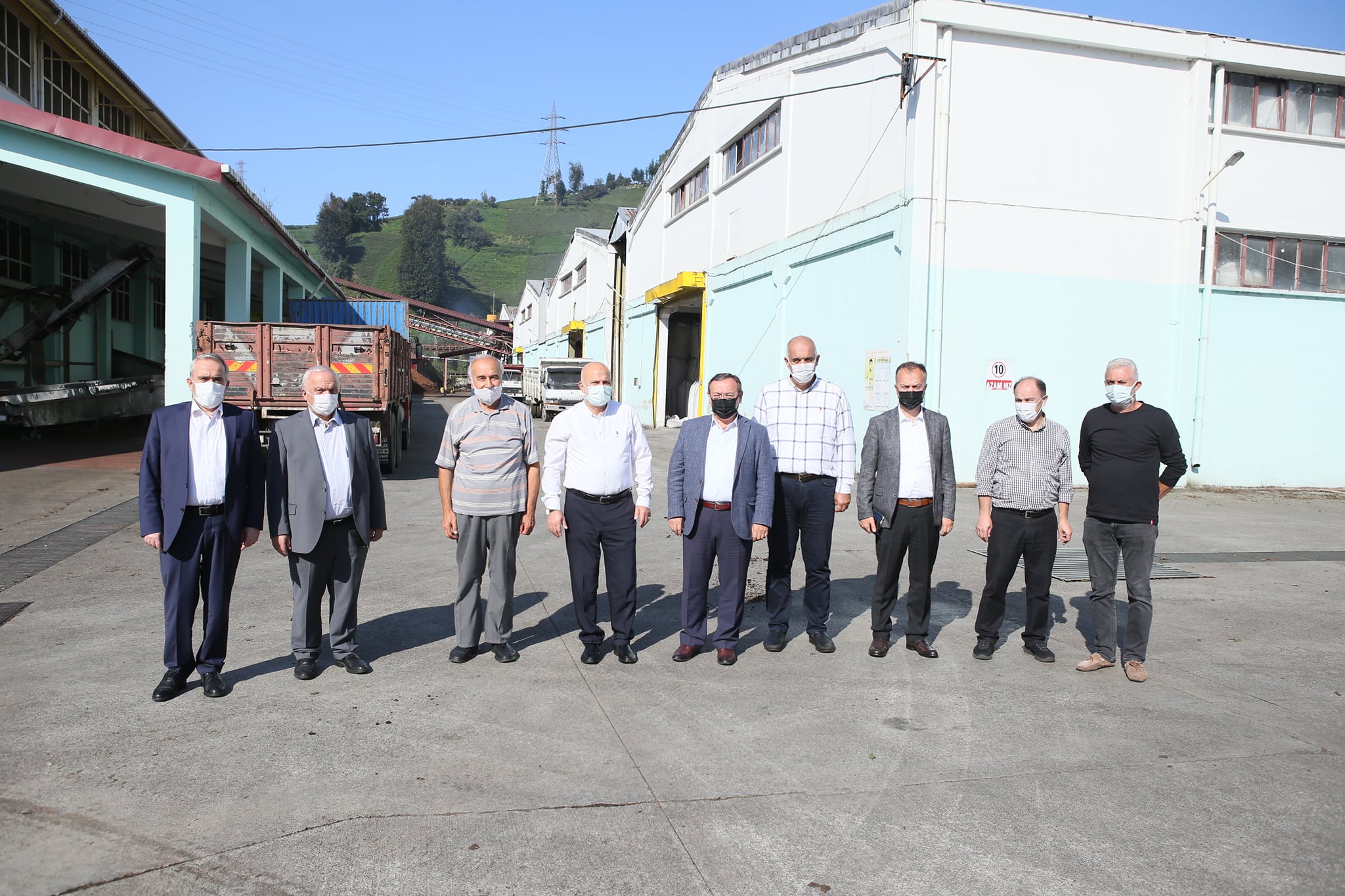 ÇAYKUR Genel Müdürü Işıklı çay fabrikasında incelmelerde bulundu