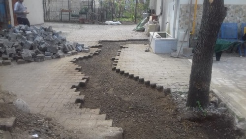 Fırtına Mahallesinde üstyapı çalışmaları devam ediyor.