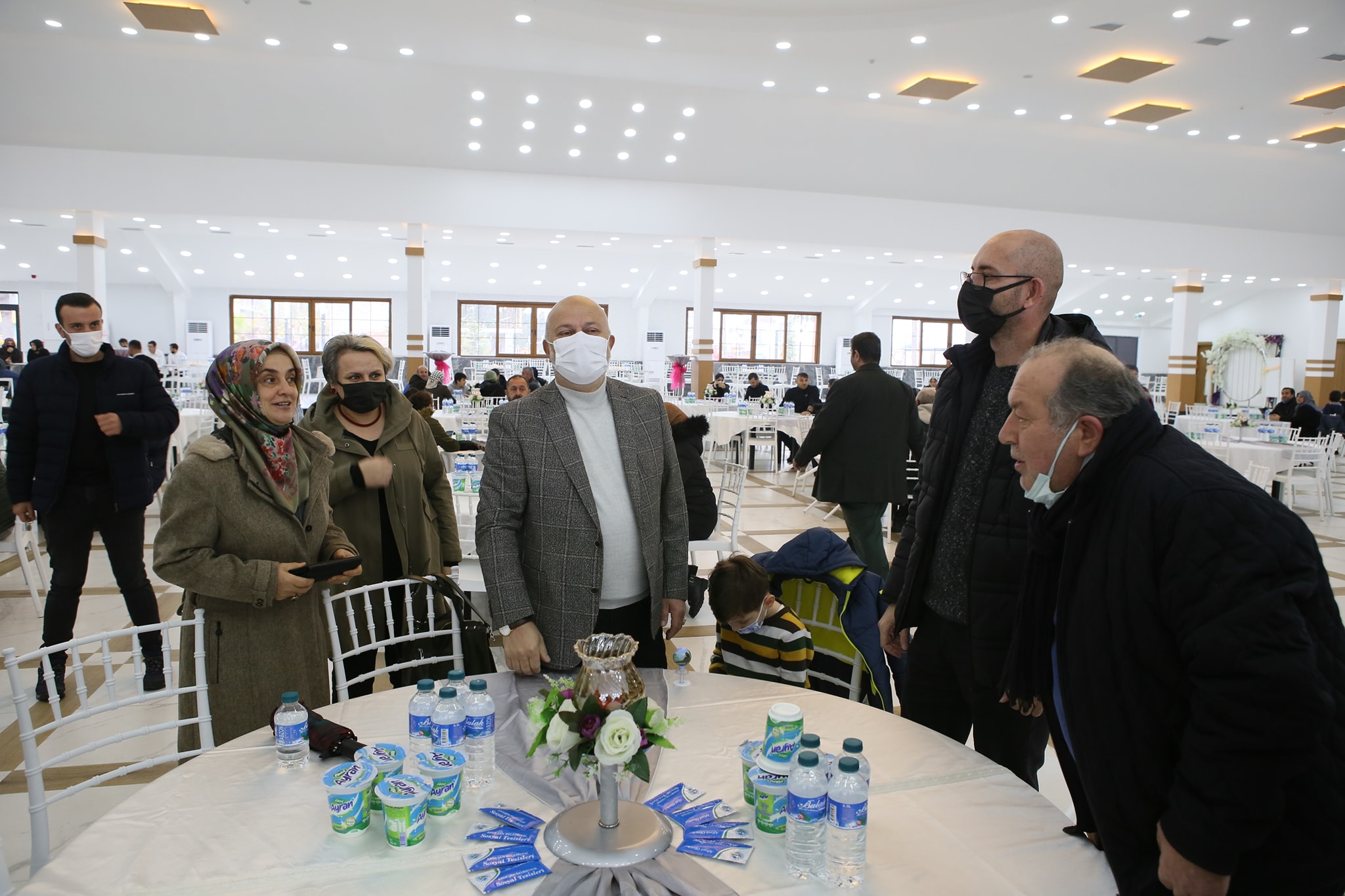 Biz Büyük Bir Aileyiz.