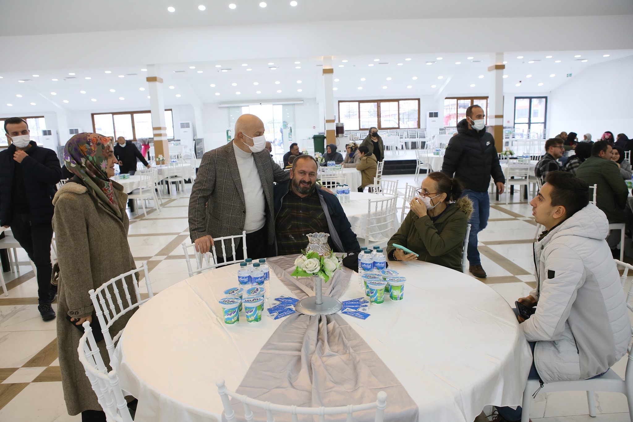 Biz Büyük Bir Aileyiz.