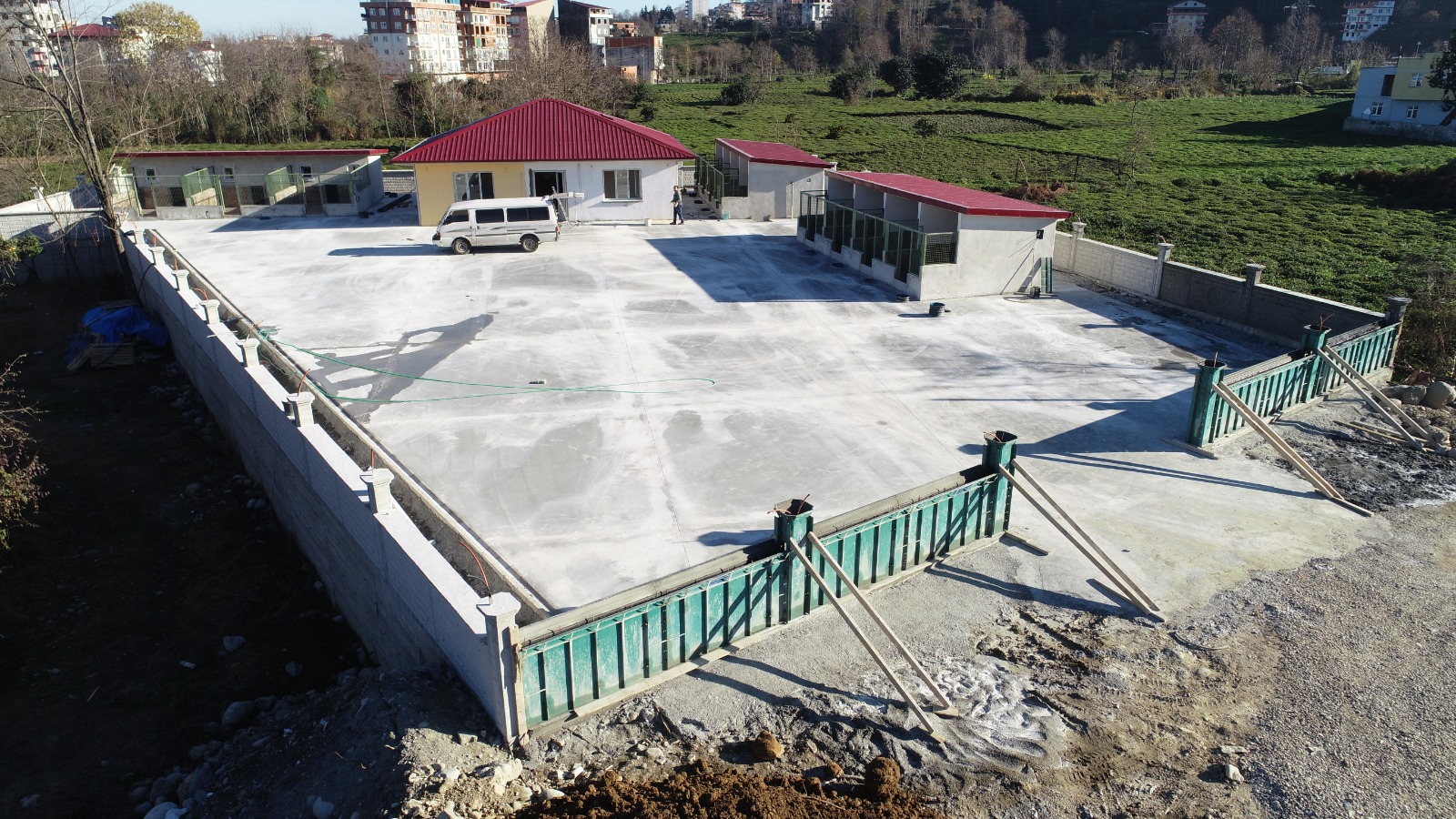 Sokak Hayvanları Bakim ve Rehabilitasyon Merkezi.