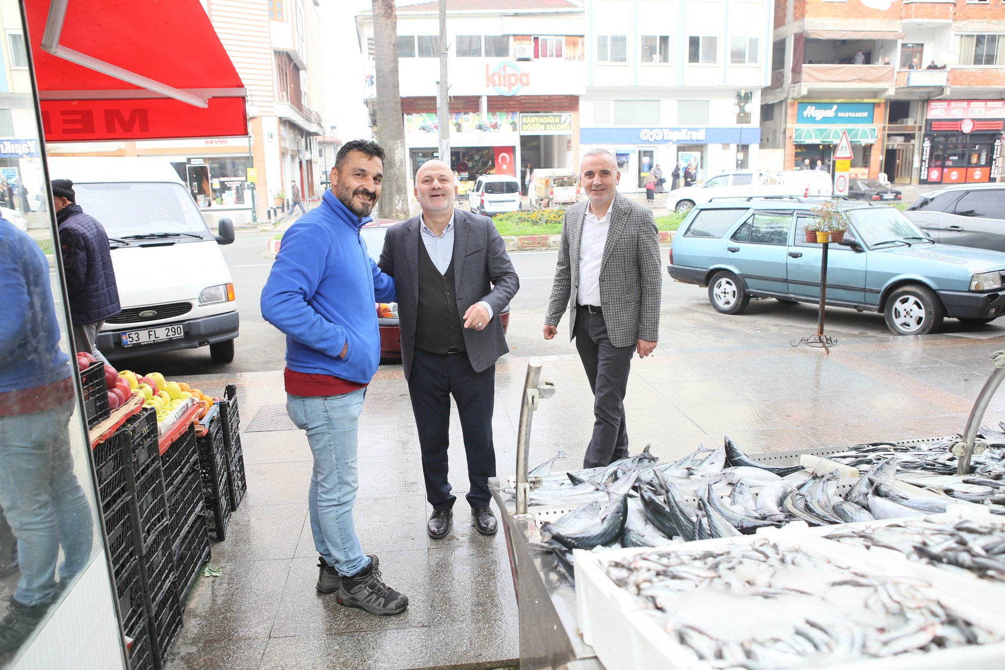 Esnaf ve vatandaşlarımız ile gönülden gönüle.