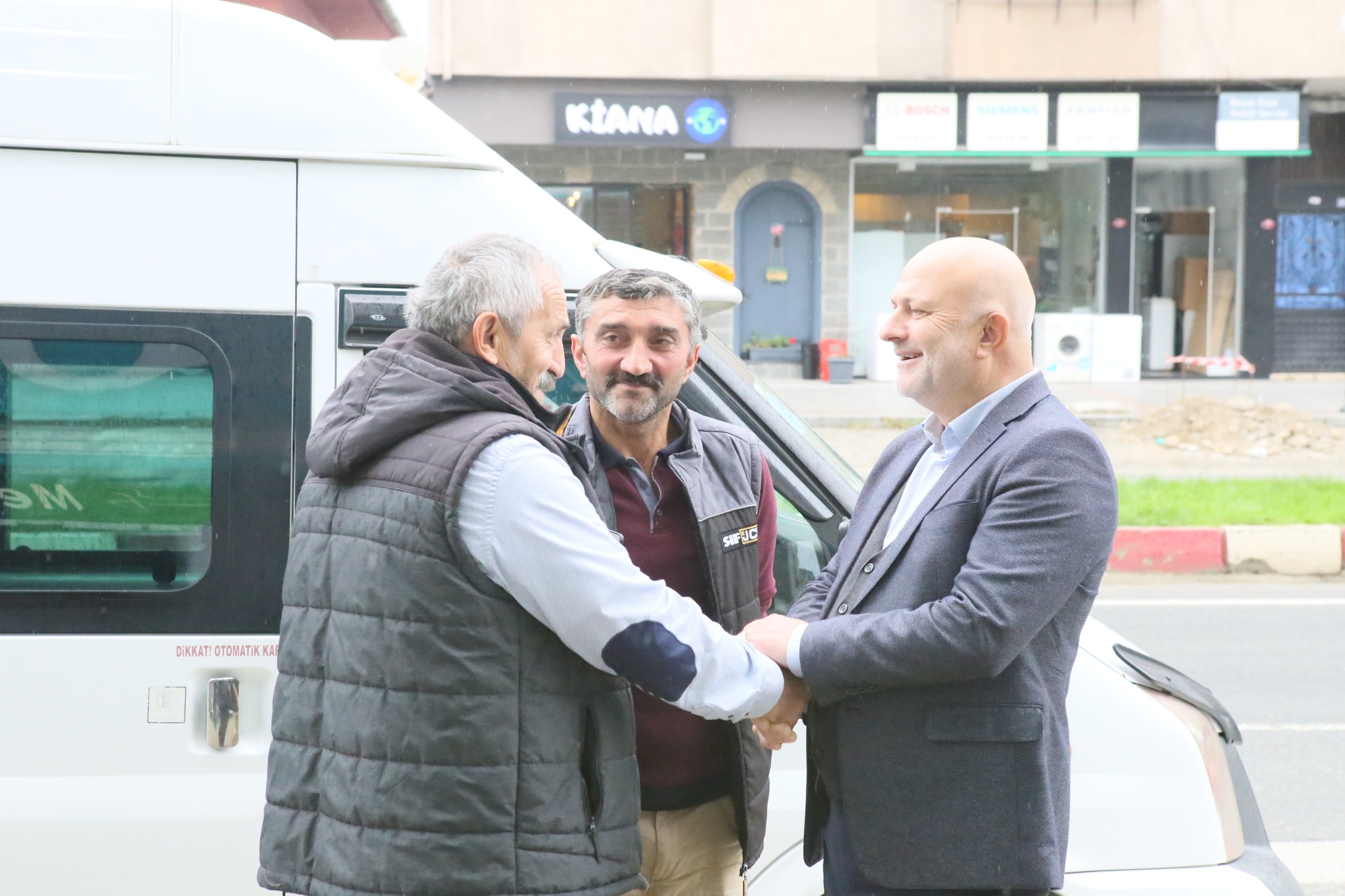 Esnaf ve vatandaşlarımız ile gönülden gönüle.