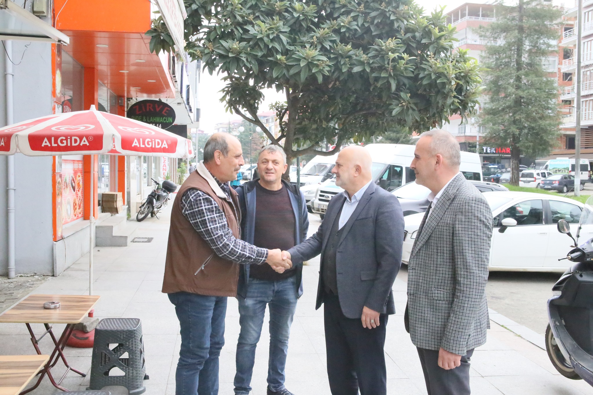 Esnaf ve vatandaşlarımız ile gönülden gönüle.