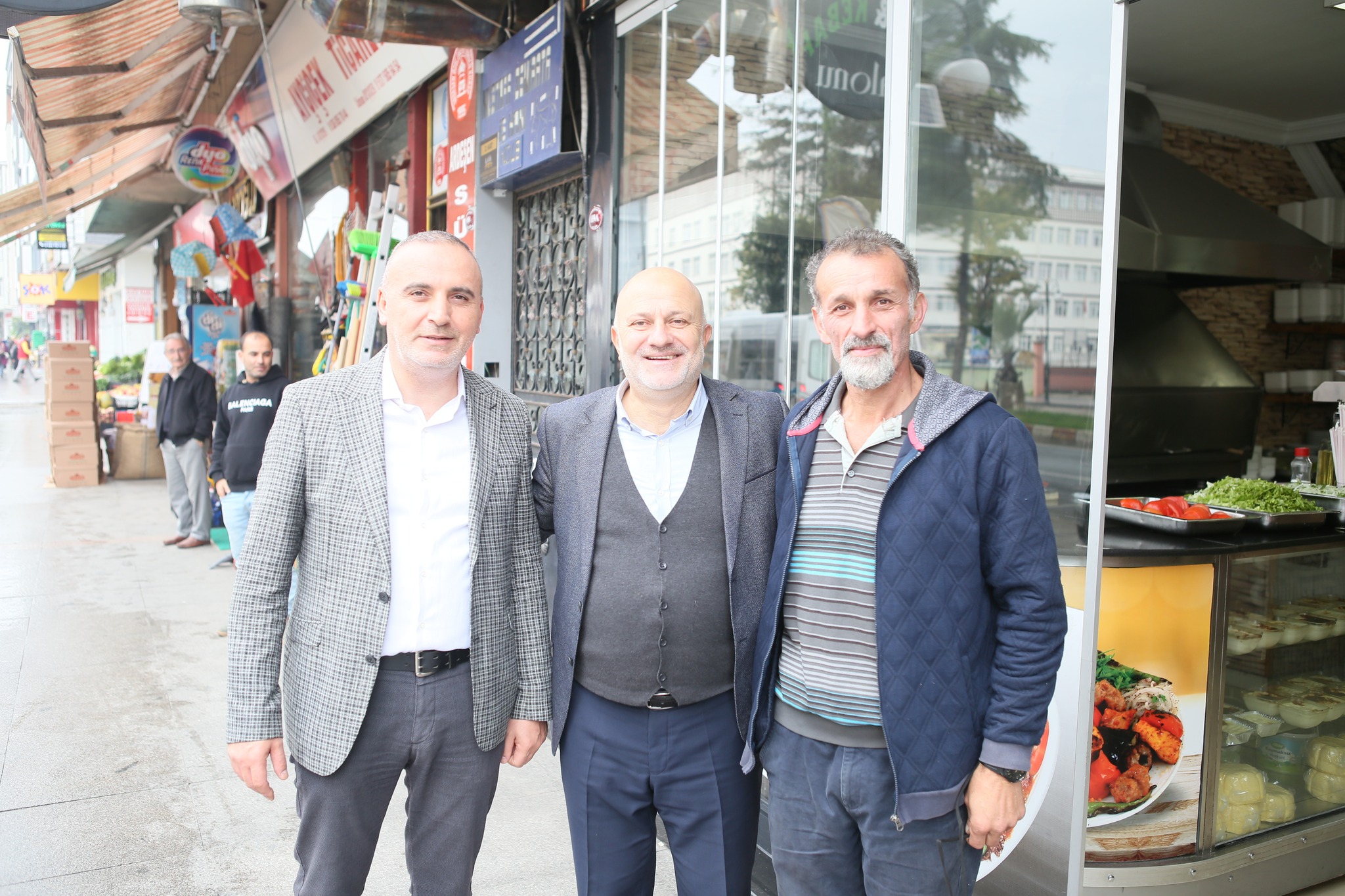 Esnaf ve vatandaşlarımız ile gönülden gönüle.