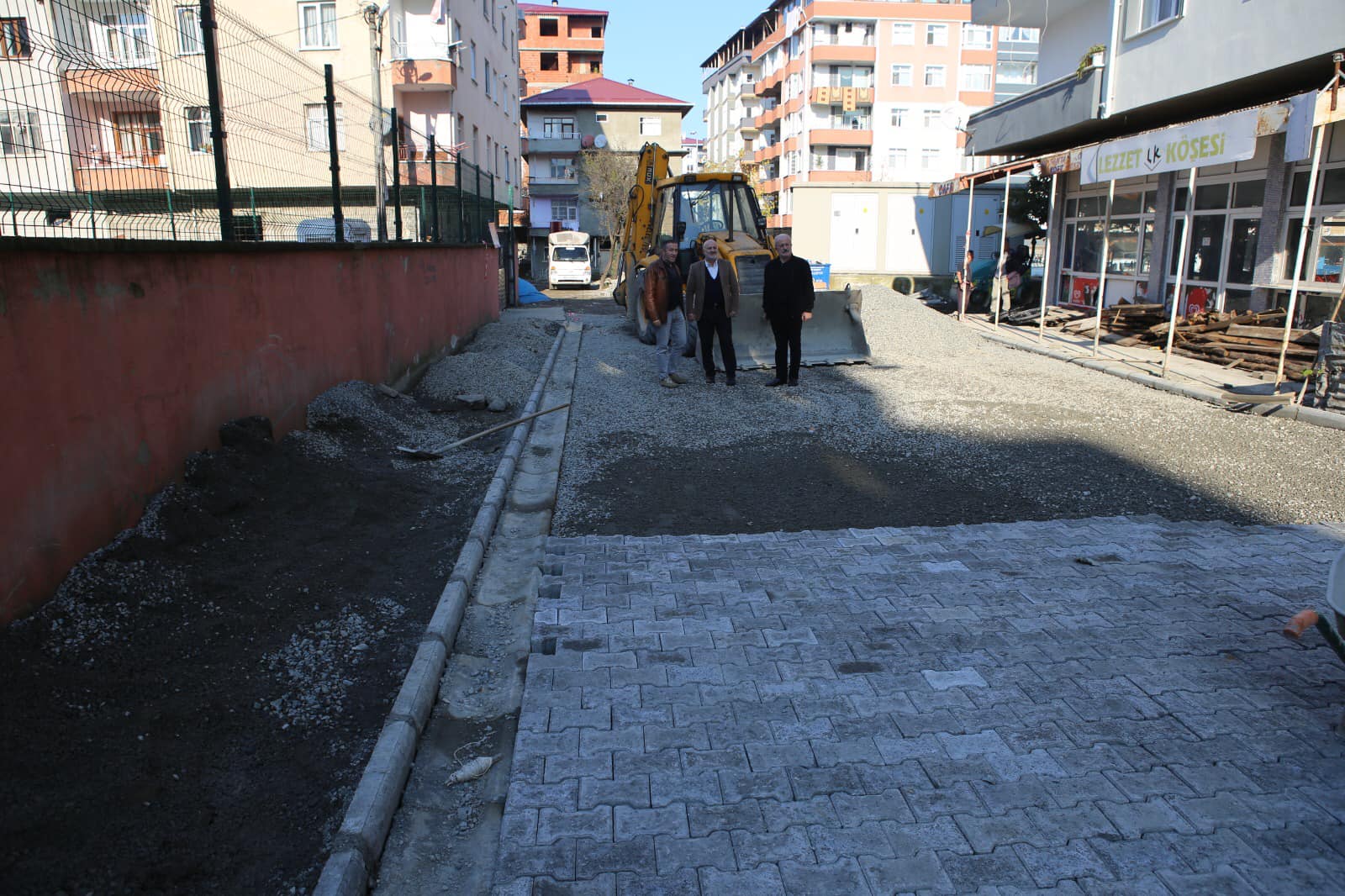 Alt yapısı biten yerlerde hızlıca üst yapılara başladık