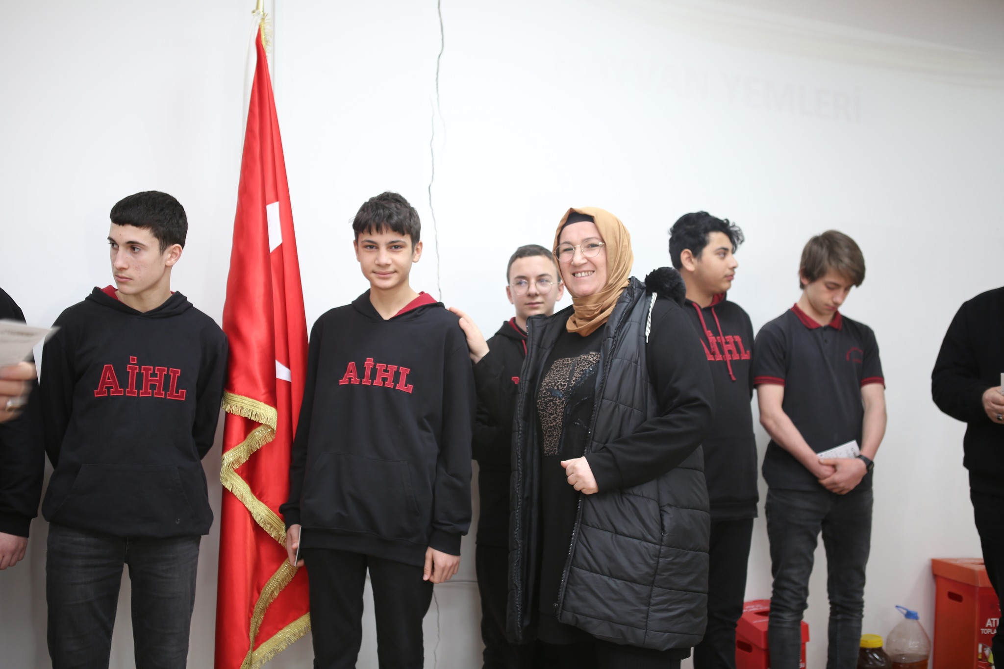 Temiz bir gelecek için “Sıfır Atık” projesi ile geleceğimizi ve çevremizi koruyoruz. 