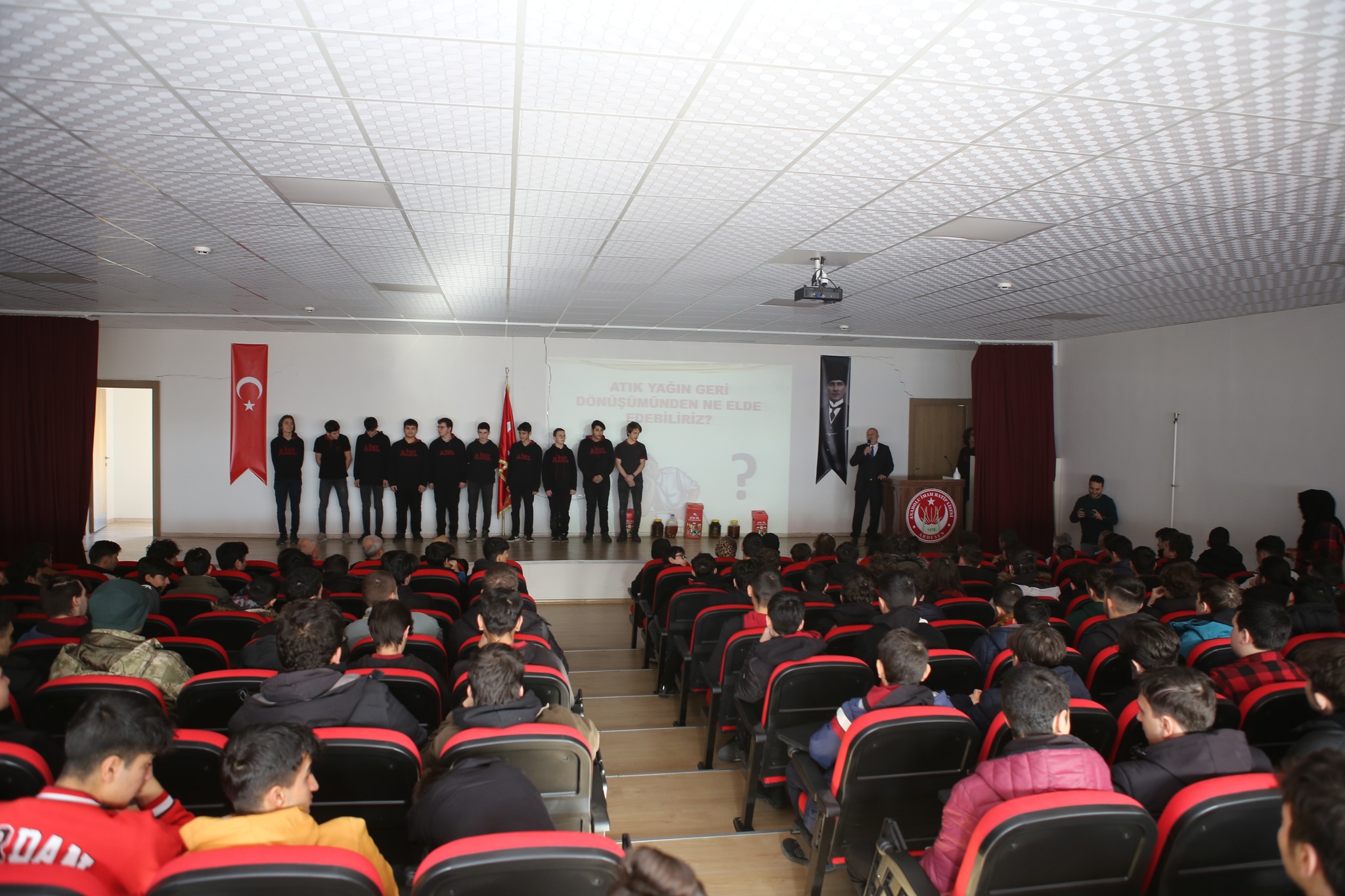 Temiz bir gelecek için “Sıfır Atık” projesi ile geleceğimizi ve çevremizi koruyoruz. 