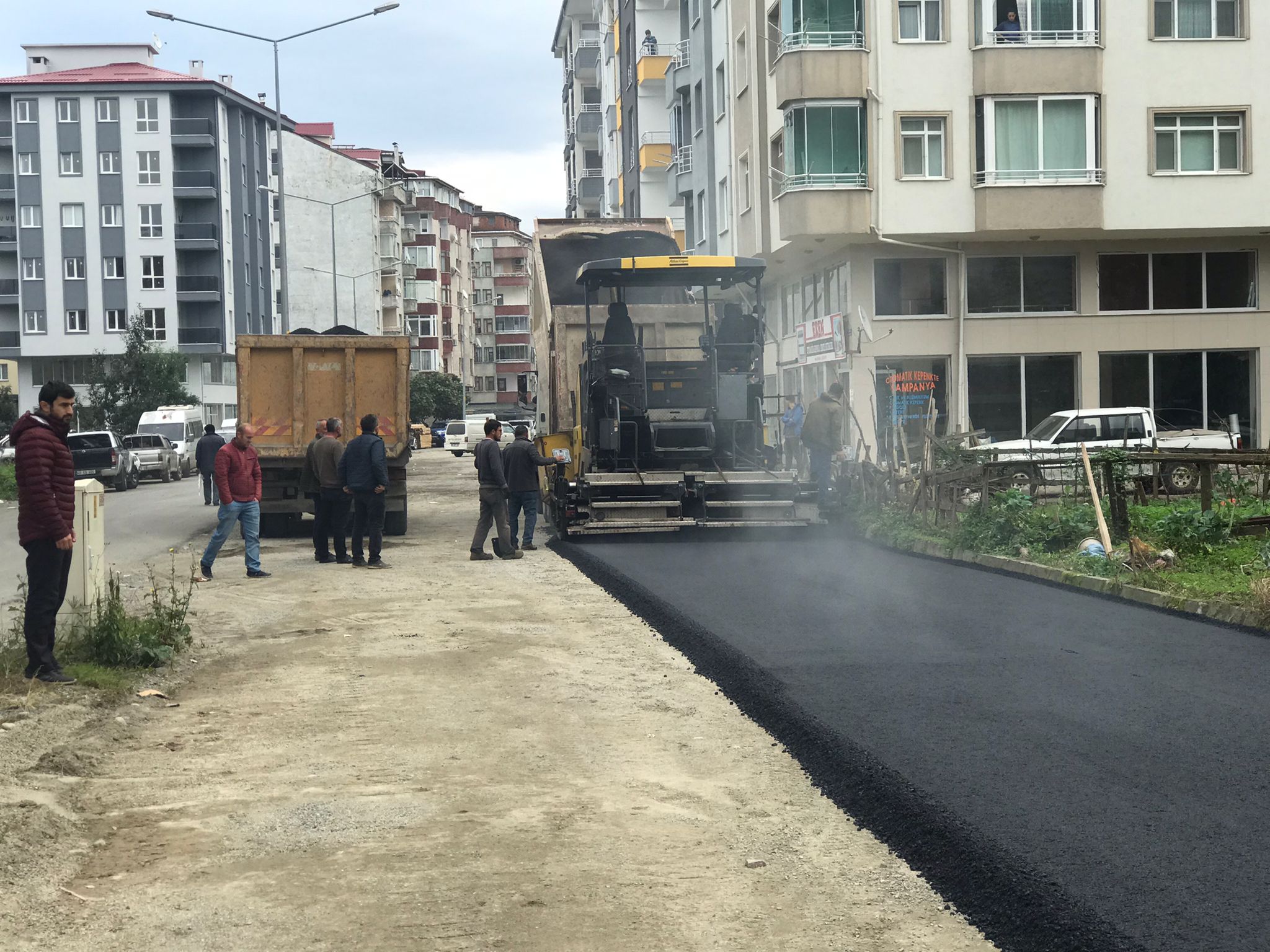 Fırtına Mahallemizde ikinci etap sıcak asfalt çalışmamıza başladık. 