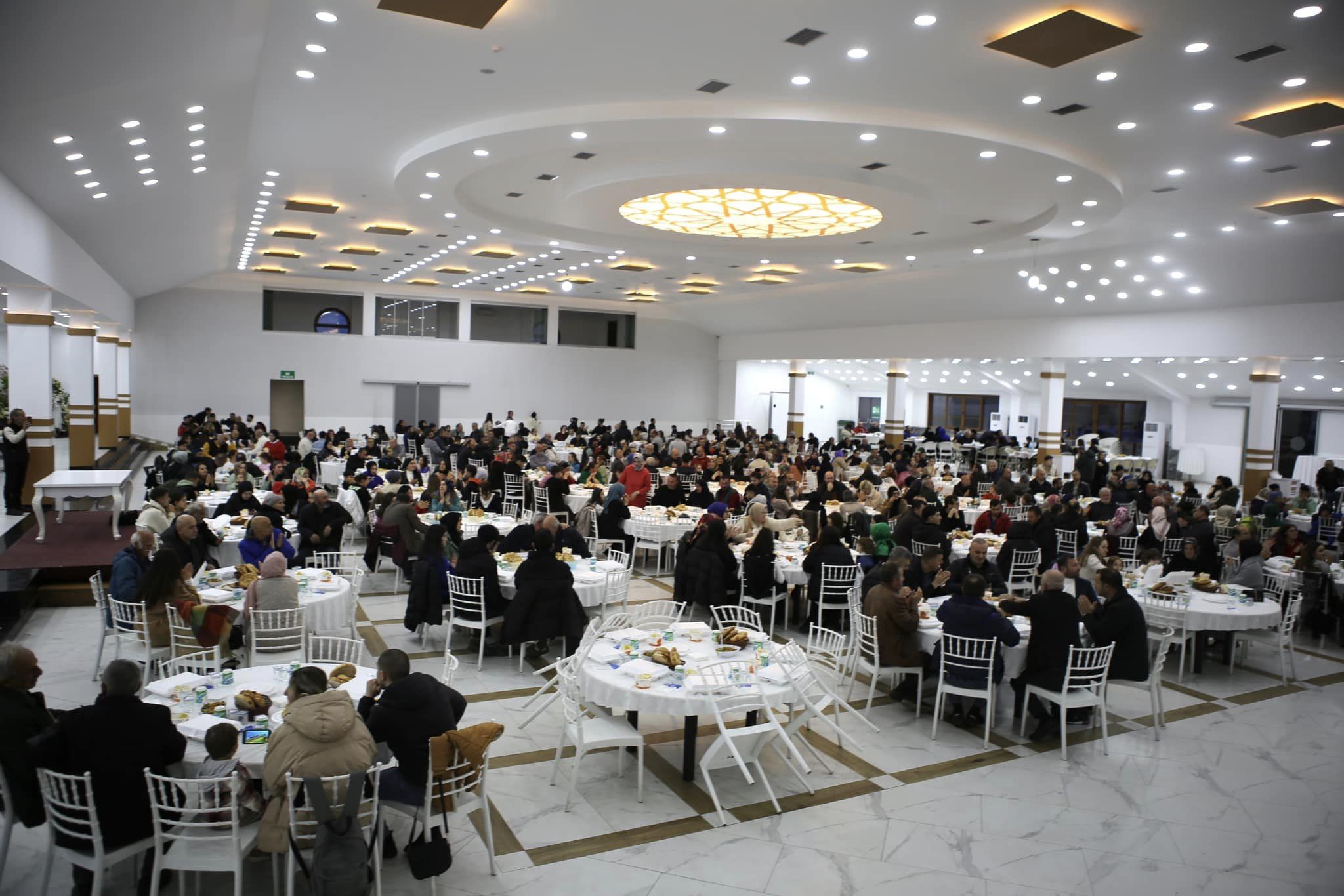Başkanımız Avni KAHYA Personel İftarında Çalışanlarla Bir Araya Geldi.