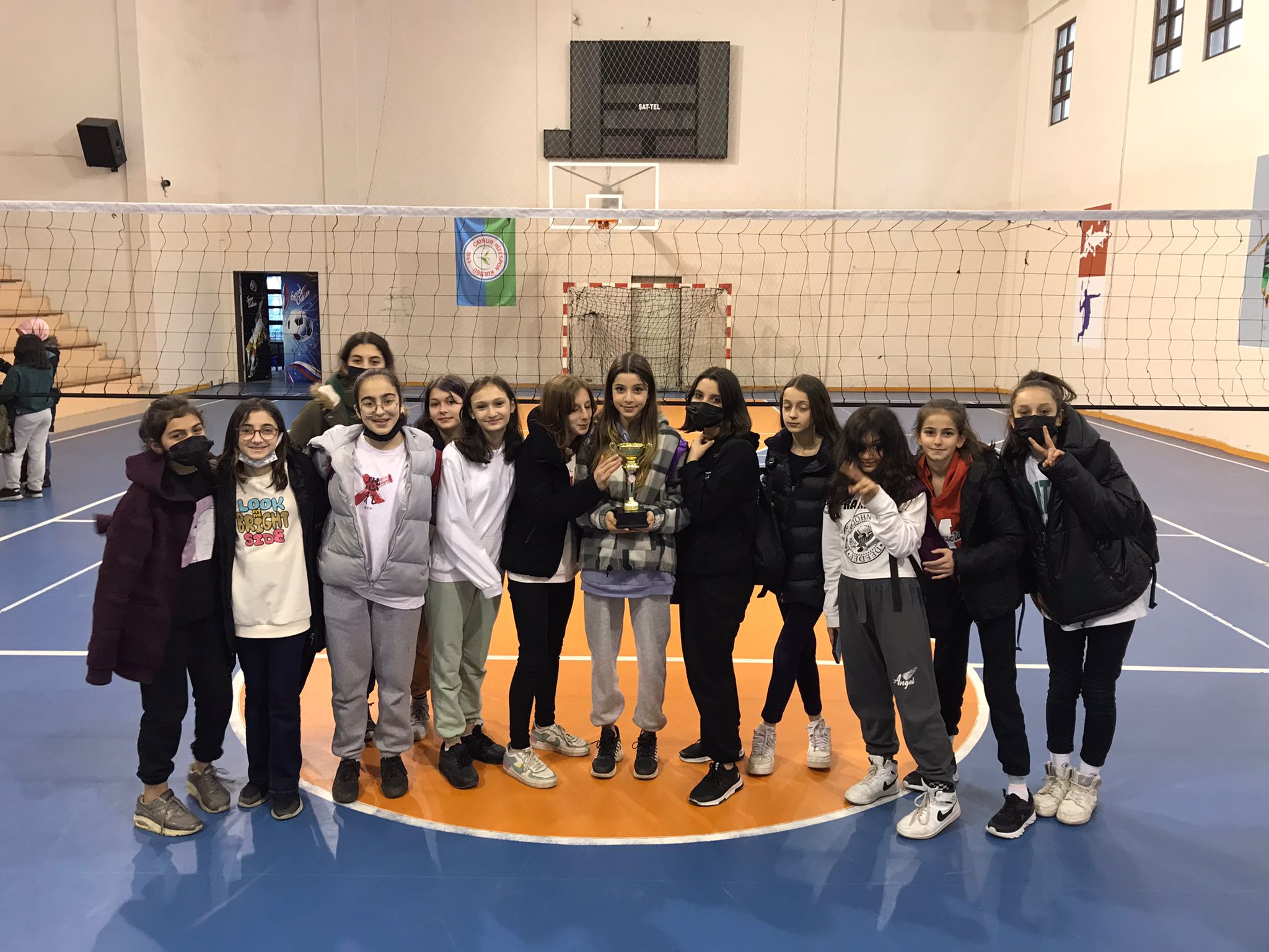 Voleybol Kadın Takımından İki Kupa Birden