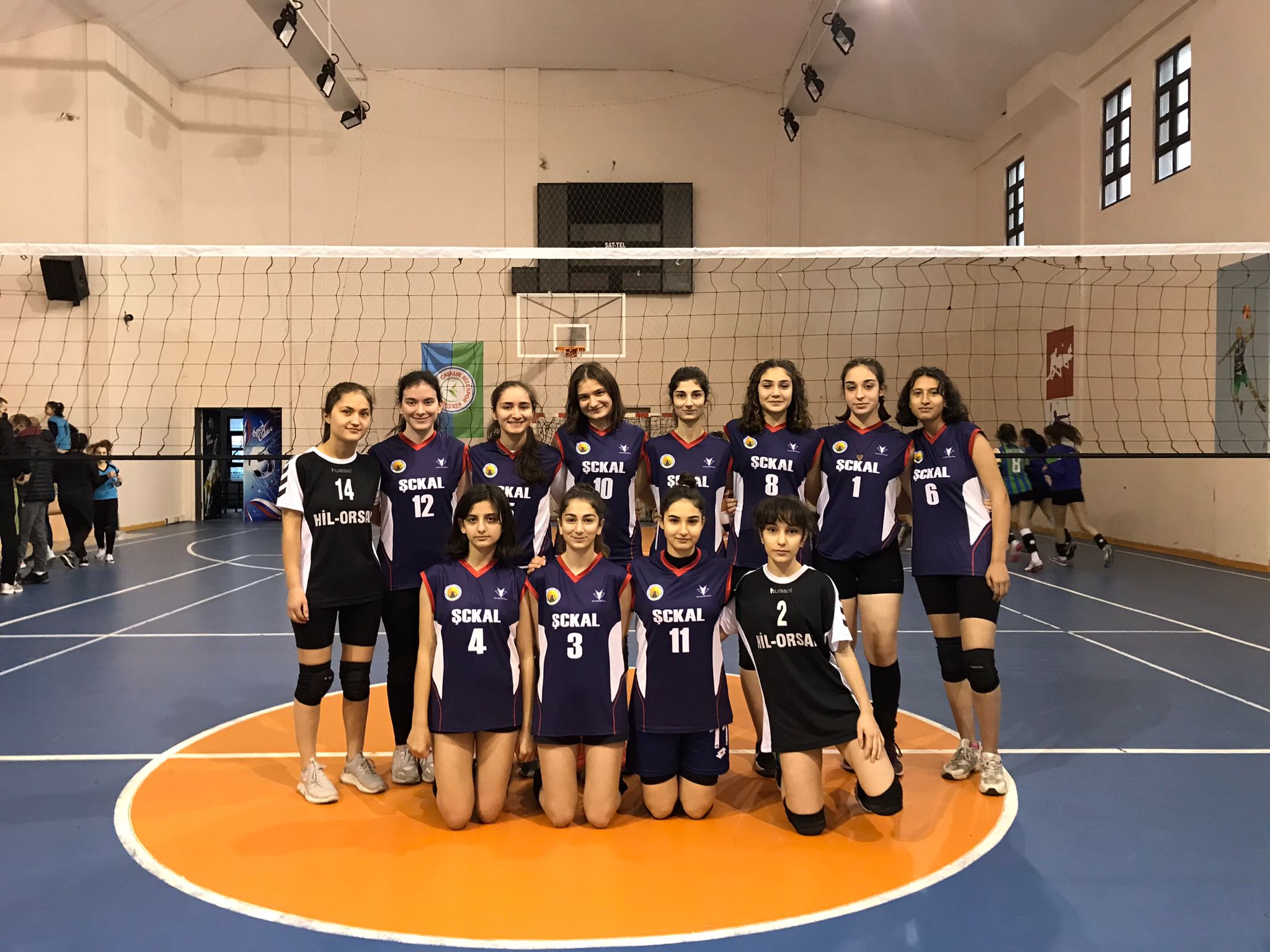 Voleybol Kadın Takımından İki Kupa Birden