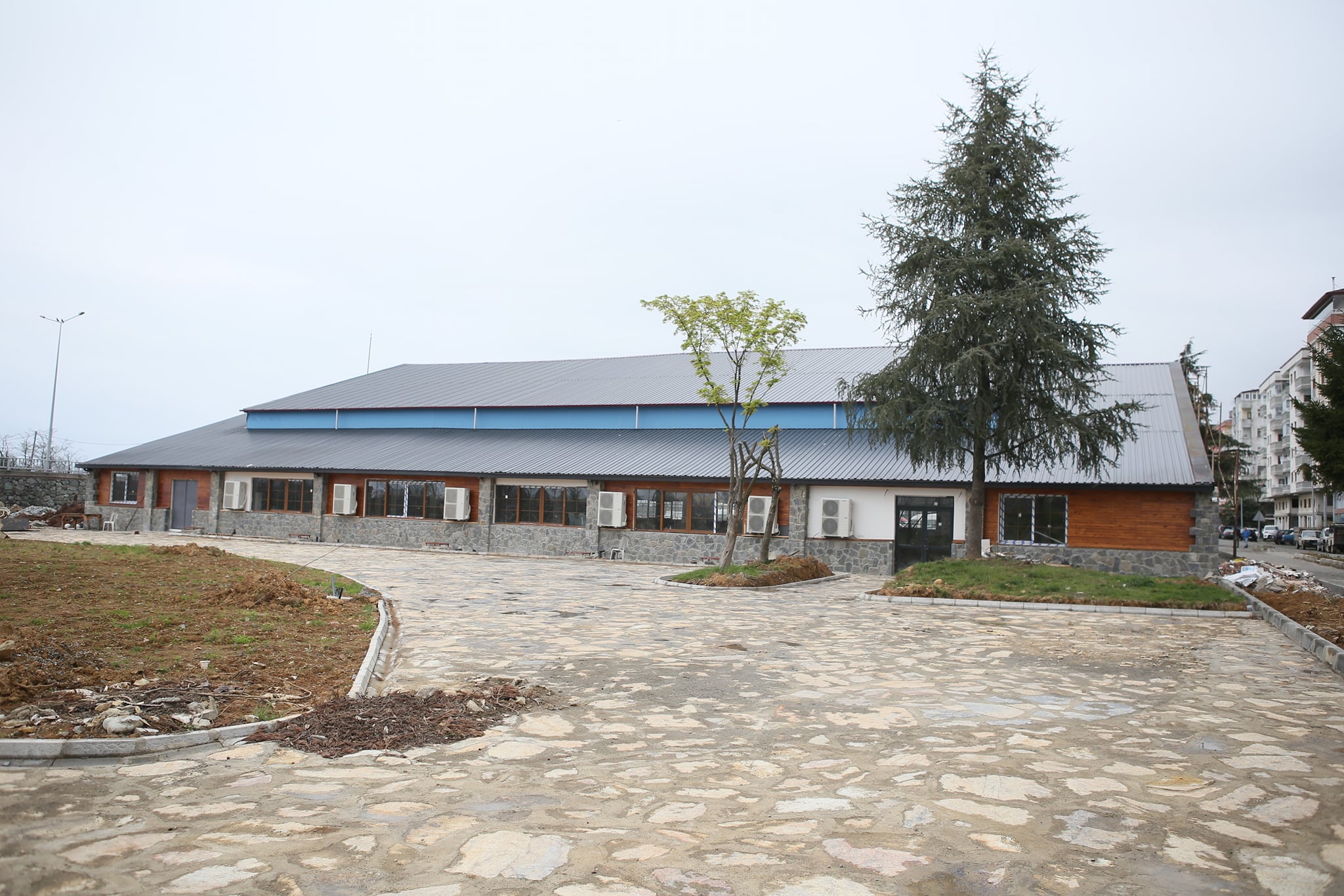 Çok Amaçlı Salon ile Sahil Parkı yenileme çalışmamız