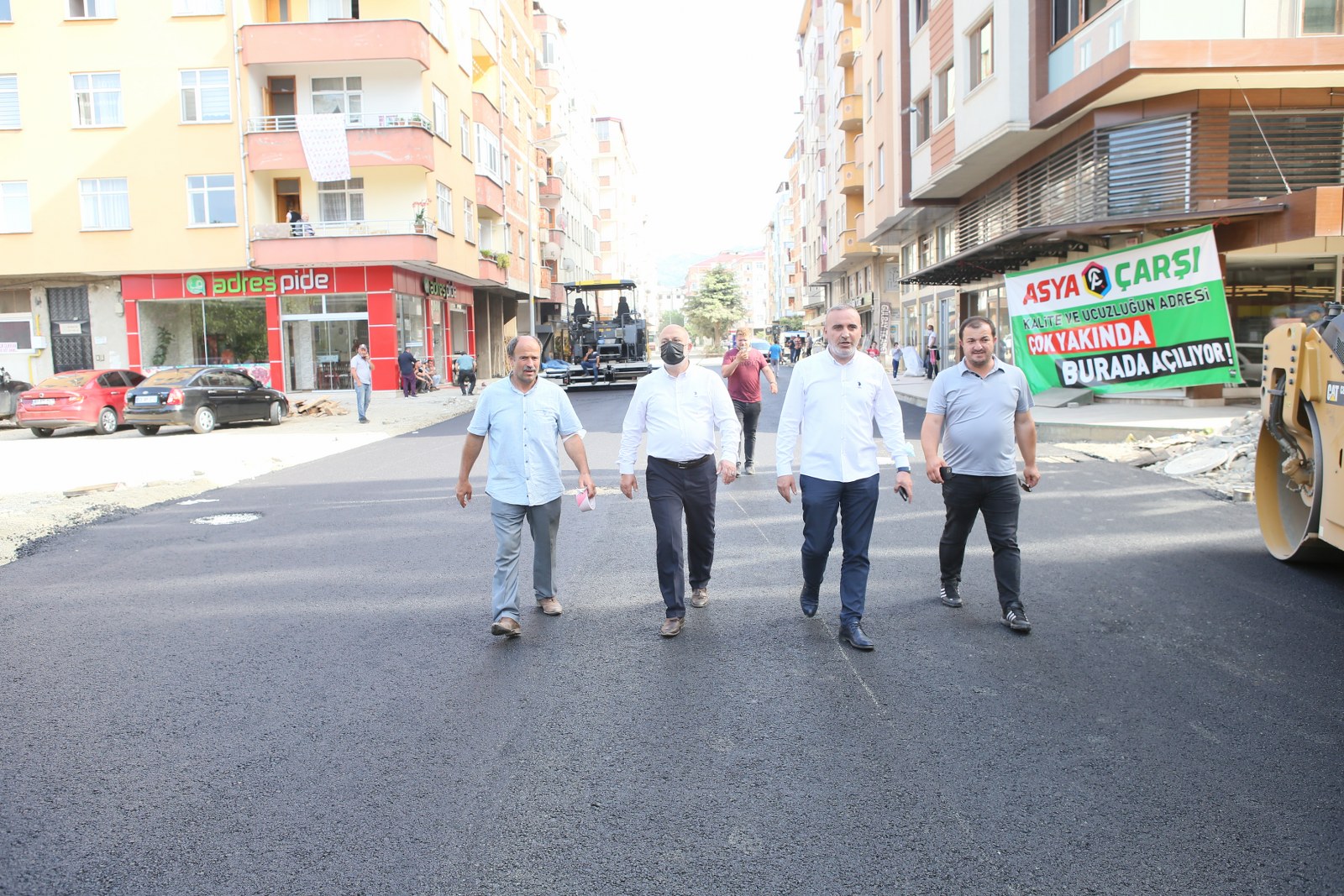 Fırtına Mahallesinde asfalt sermeye başladık.