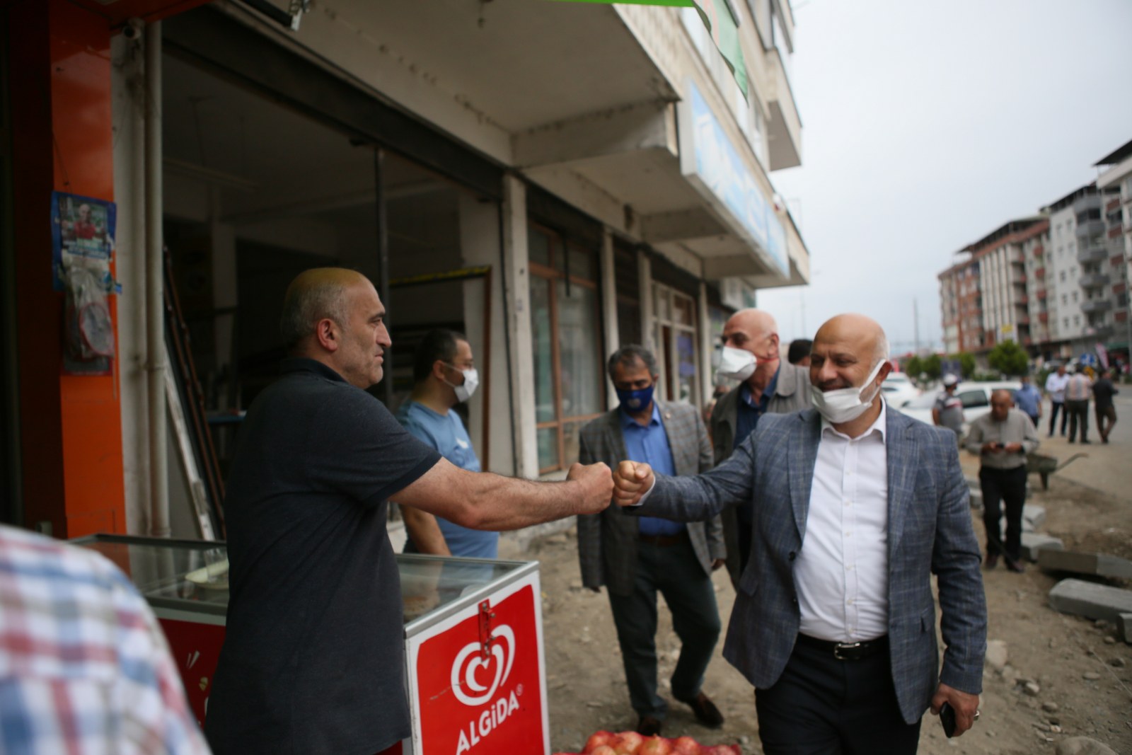 Alt yapısı biten yerlerde üst yapı çalışmalarımıza hız verdik.