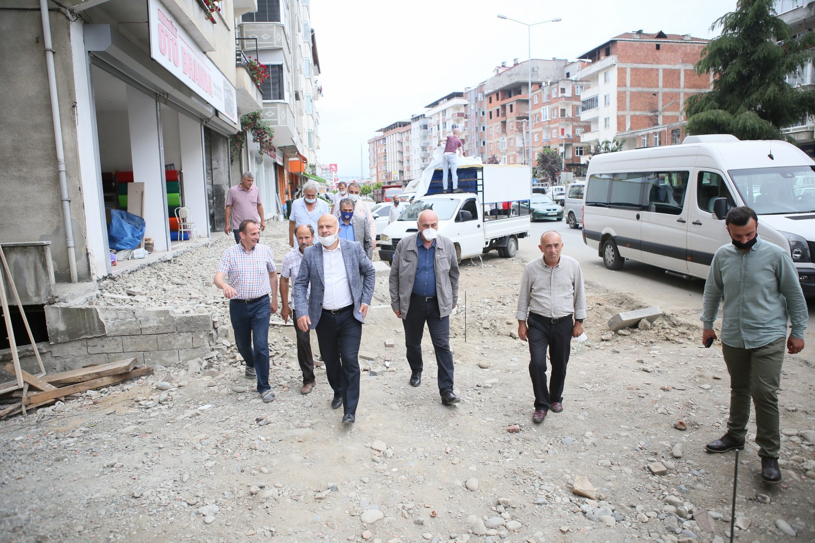 Alt yapısı biten yerlerde üst yapı çalışmalarımıza hız verdik.