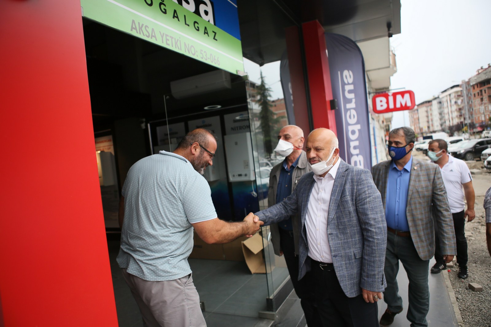 Alt yapısı biten yerlerde üst yapı çalışmalarımıza hız verdik.