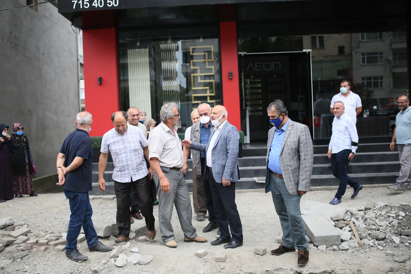 Alt yapısı biten yerlerde üst yapı çalışmalarımıza hız verdik.