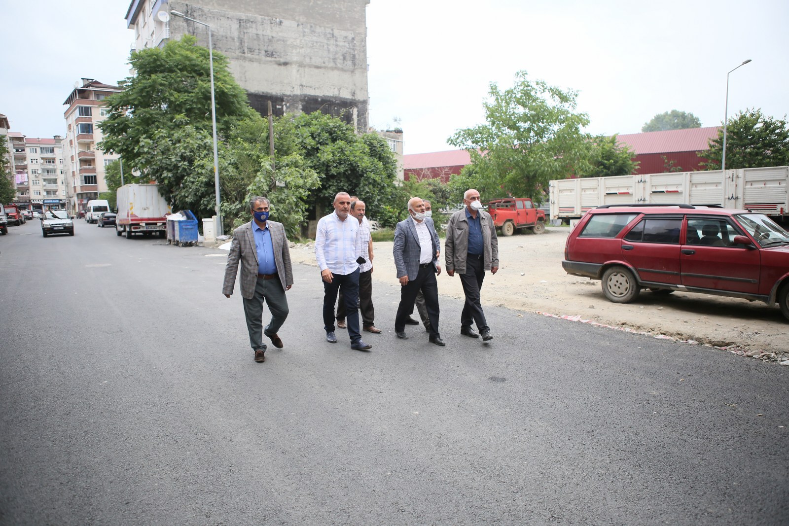 Alt yapısı biten yerlerde üst yapı çalışmalarımıza hız verdik.