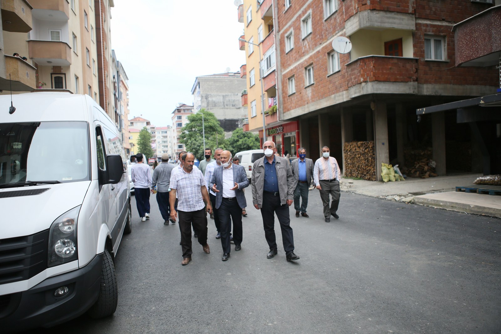 Alt yapısı biten yerlerde üst yapı çalışmalarımıza hız verdik.