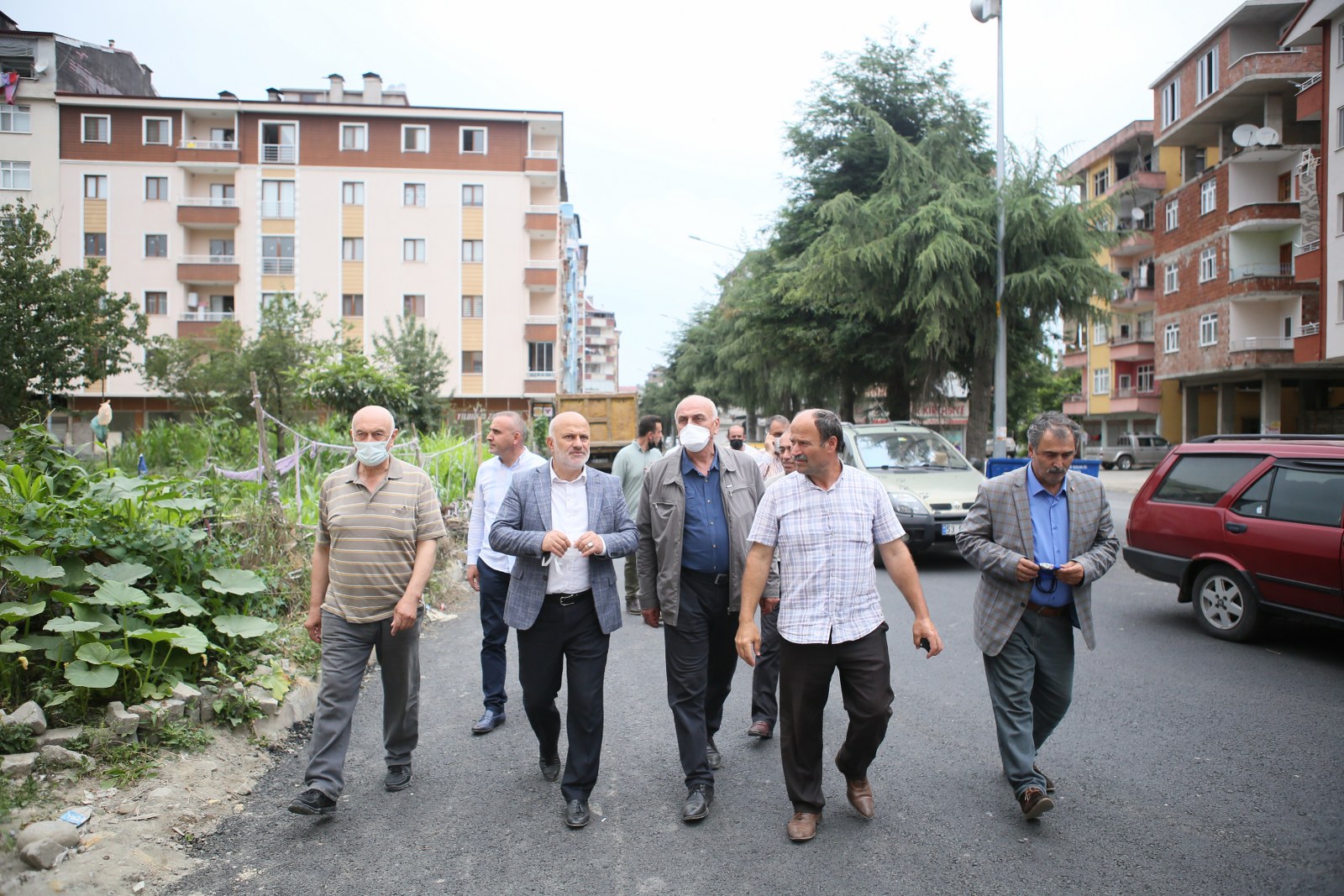 Alt yapısı biten yerlerde üst yapı çalışmalarımıza hız verdik.