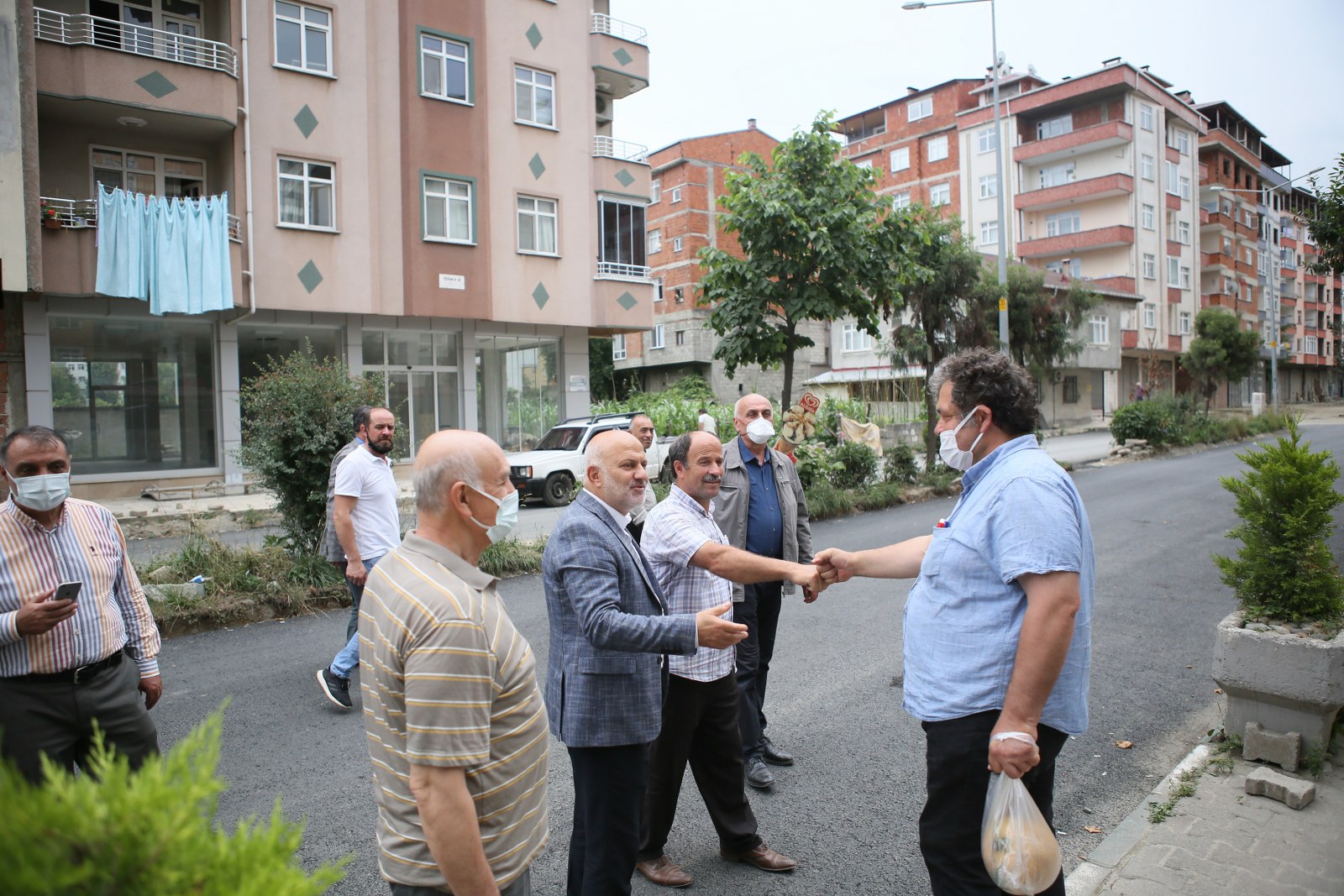 Alt yapısı biten yerlerde üst yapı çalışmalarımıza hız verdik.