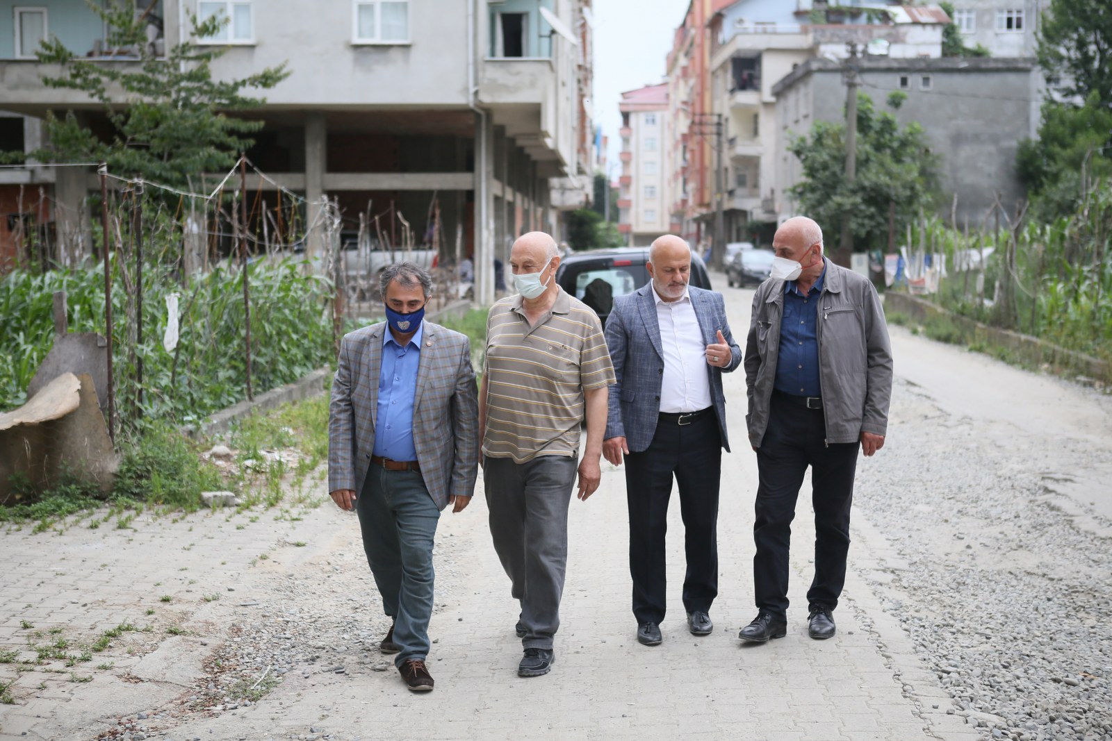 Alt yapısı biten yerlerde üst yapı çalışmalarımıza hız verdik.