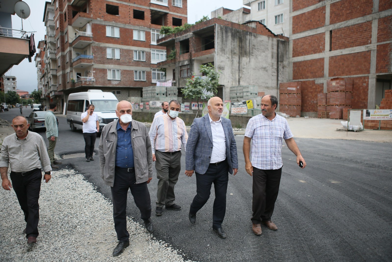 Alt yapısı biten yerlerde üst yapı çalışmalarımıza hız verdik.