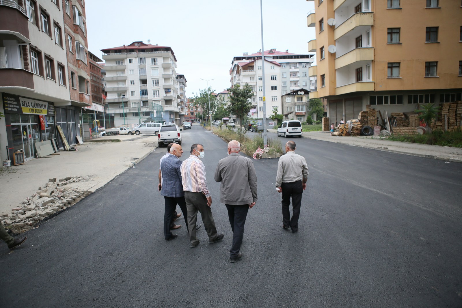 Alt yapısı biten yerlerde üst yapı çalışmalarımıza hız verdik.