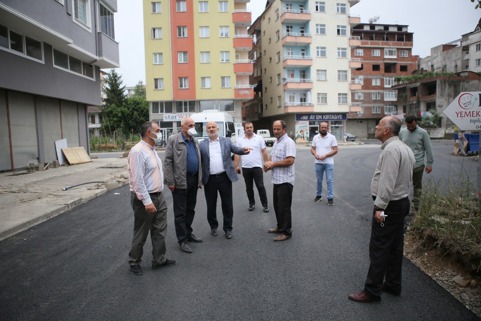 Alt yapısı biten yerlerde üst yapı çalışmalarımıza hız verdik.