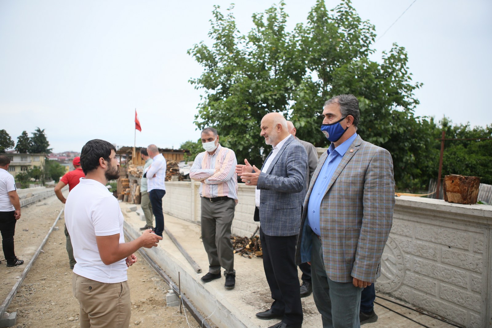 Alt yapısı biten yerlerde üst yapı çalışmalarımıza hız verdik.