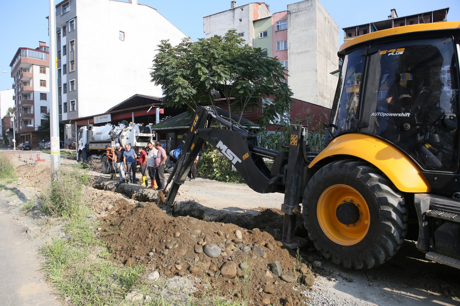 Alt yapısı tamamlanan alanlarda üst yapı çalışmalarımıza hız verdik