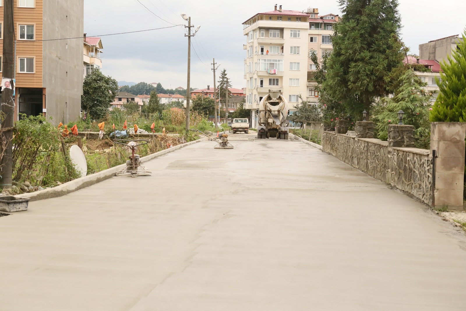 Başkanımız Avni KAHYA Sahada Çalışmaları İnceleyerek Vatandaşla Bir Araya Geldi