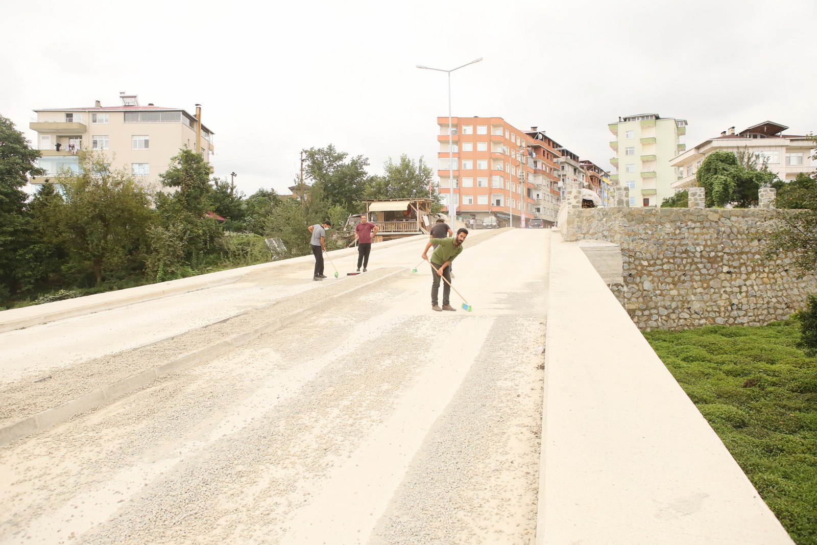Başkanımız Avni KAHYA Sahada Çalışmaları İnceleyerek Vatandaşla Bir Araya Geldi