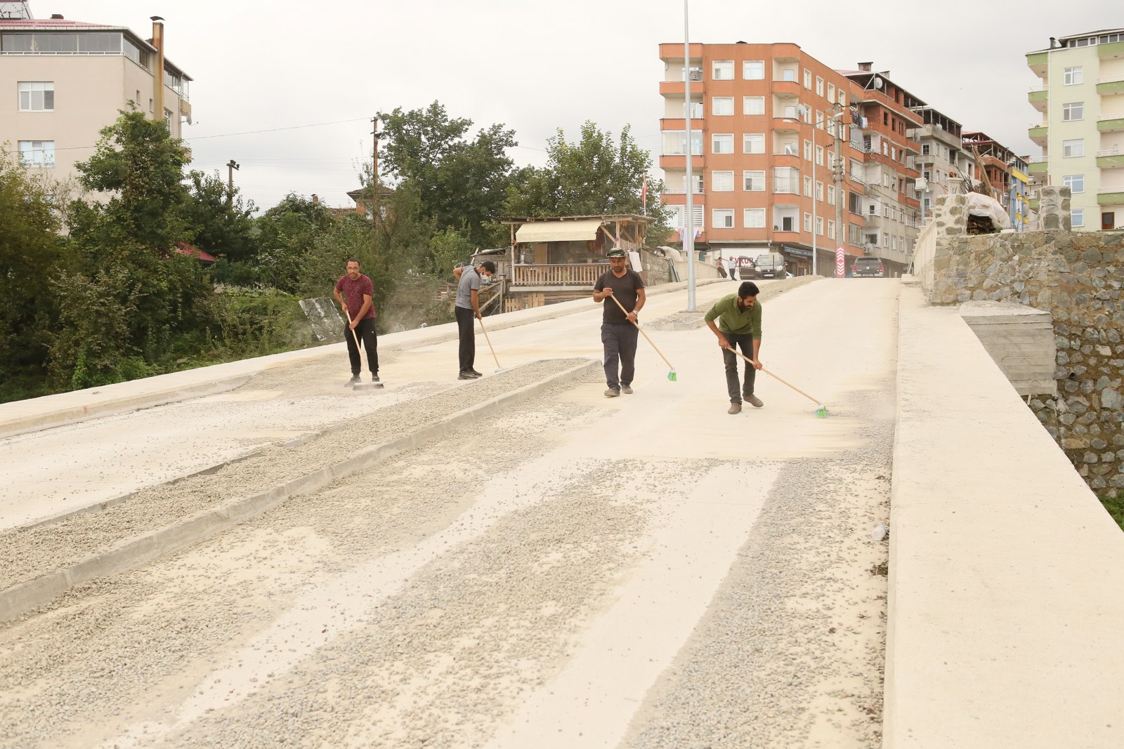 Başkanımız Avni KAHYA Sahada Çalışmaları İnceleyerek Vatandaşla Bir Araya Geldi