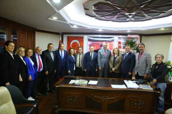 Belediye Başkanımız Enver Atagün’e Hayırlı olsun ziyaretleri sürüyor.