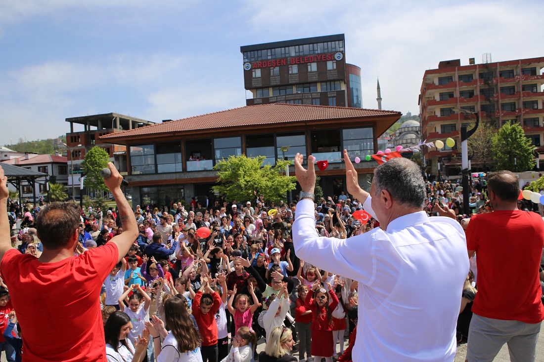 23 Nisan 1. Çocuk Şenliği 