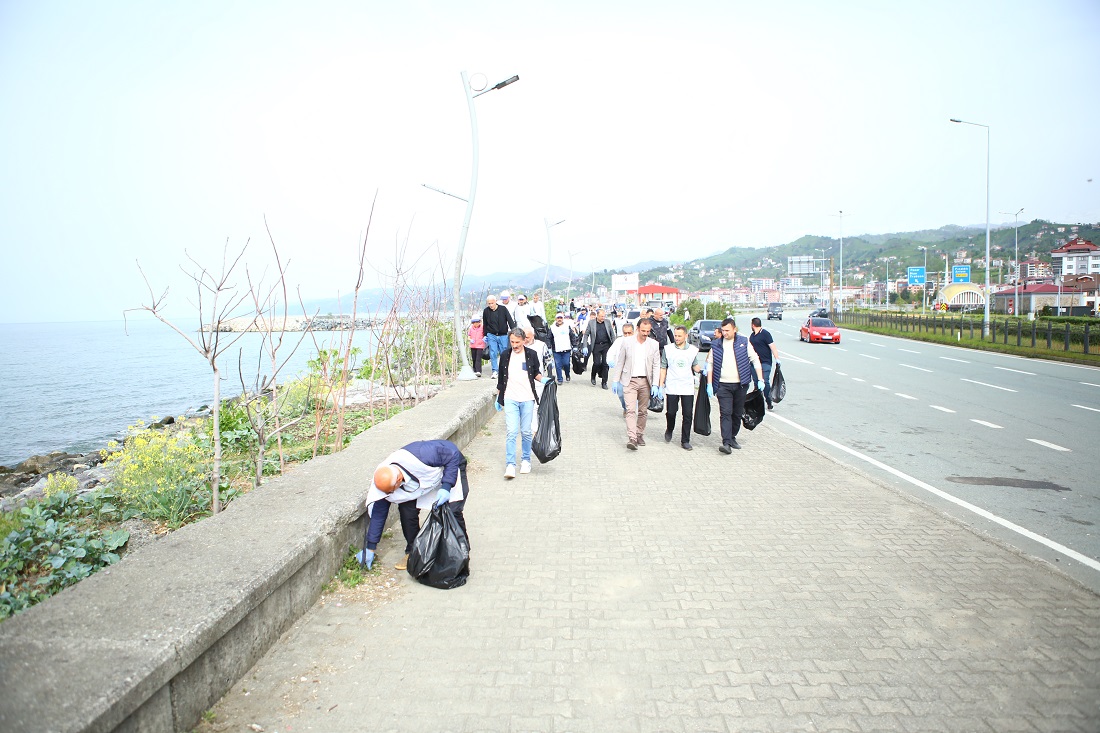 Deniz Mahallesinde Bahar Temizliği Etkinliği